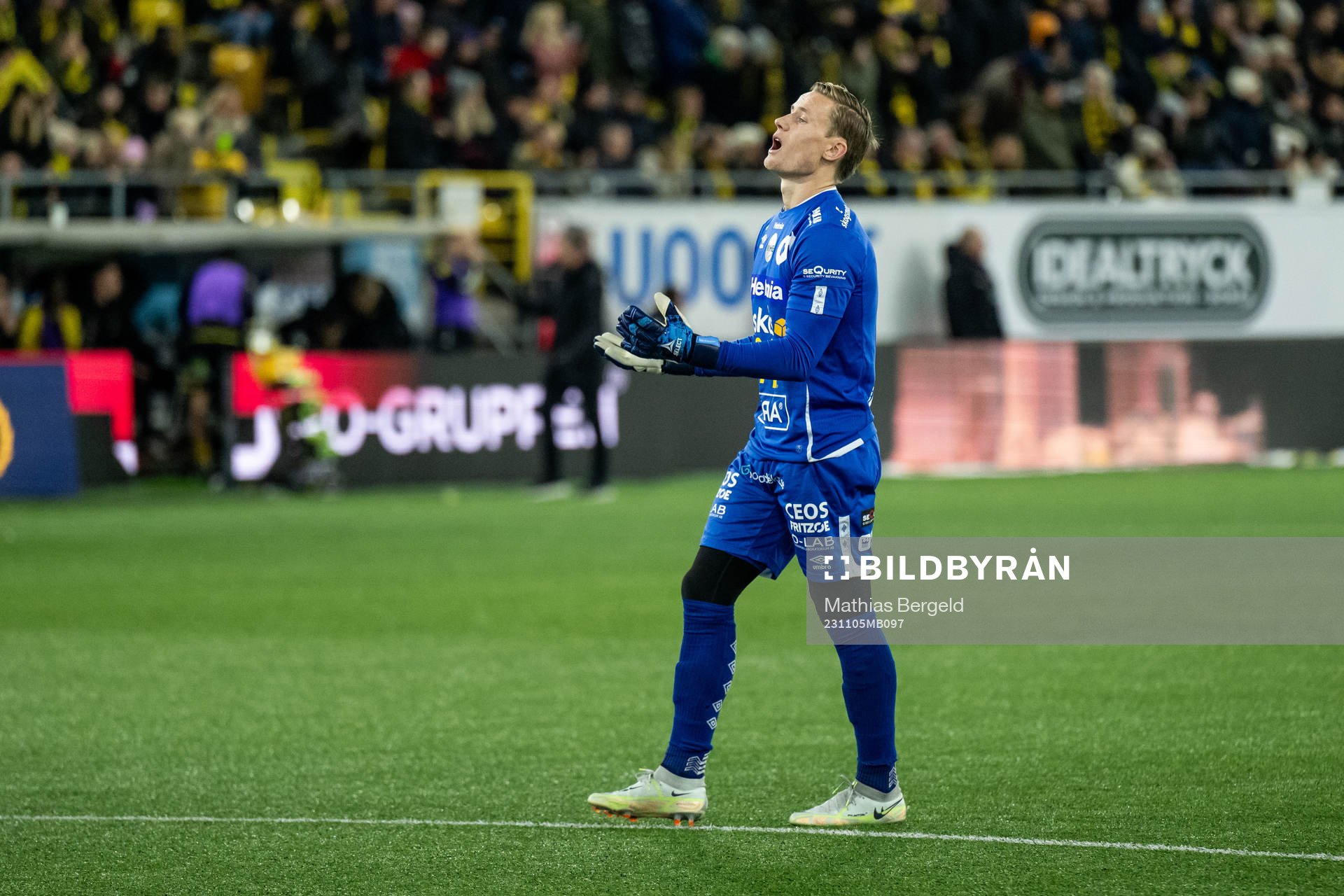 Degerfors målvakt Sondre Lovseth Rossbach deppar