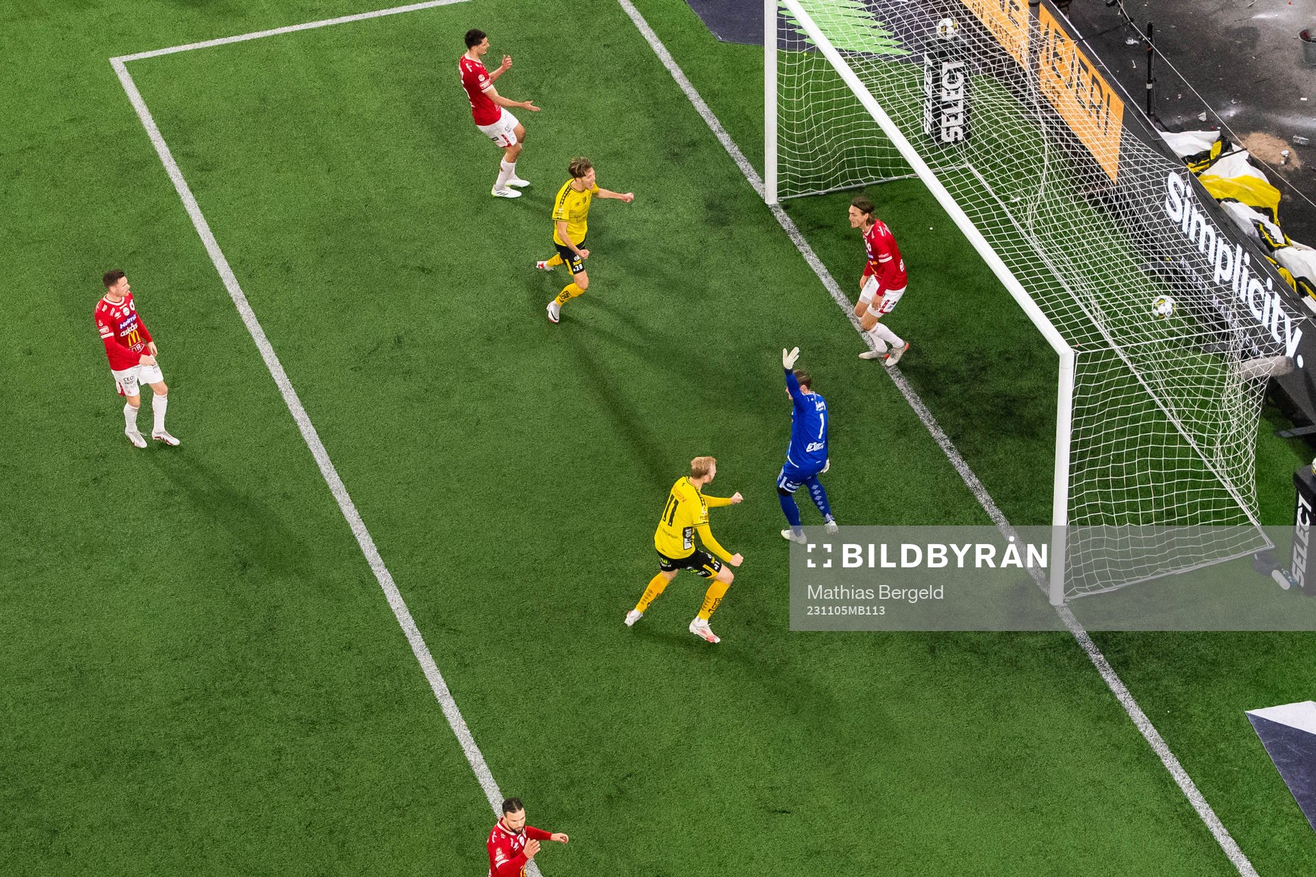 Elfsborgs Noah Söderberg och Sveinn Guðjohnsen jublar