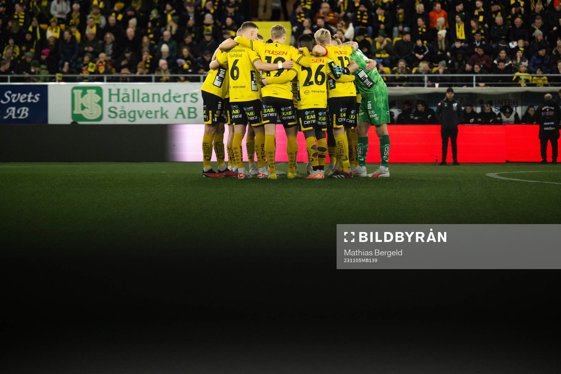 Elfsborgs spelare samlas inför fotbollsmatchen i Allsvenskan mellan Elfsborg och Degerfors den 5 november 2023 i Borås. 