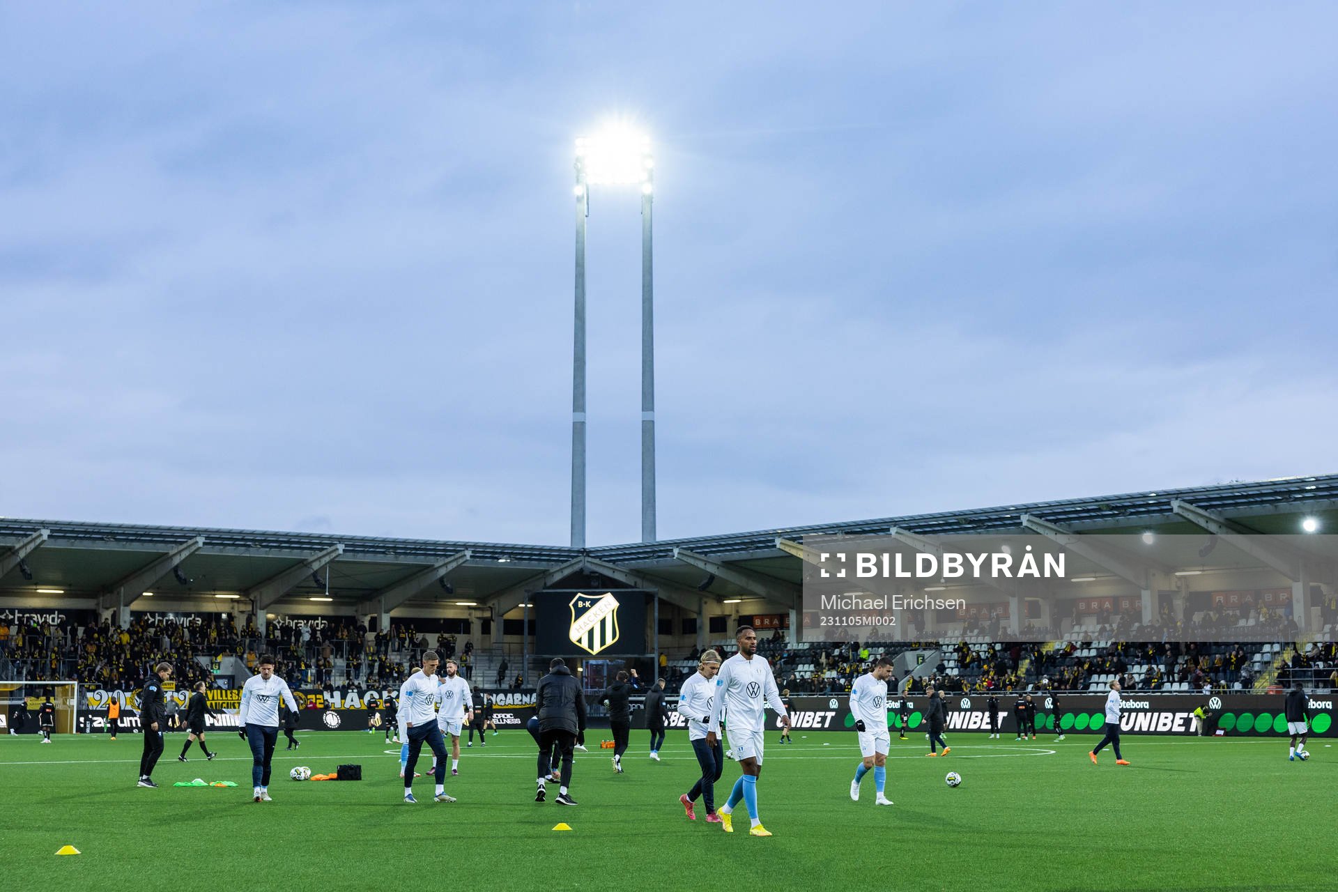Malmö FFs spelare värmer upp