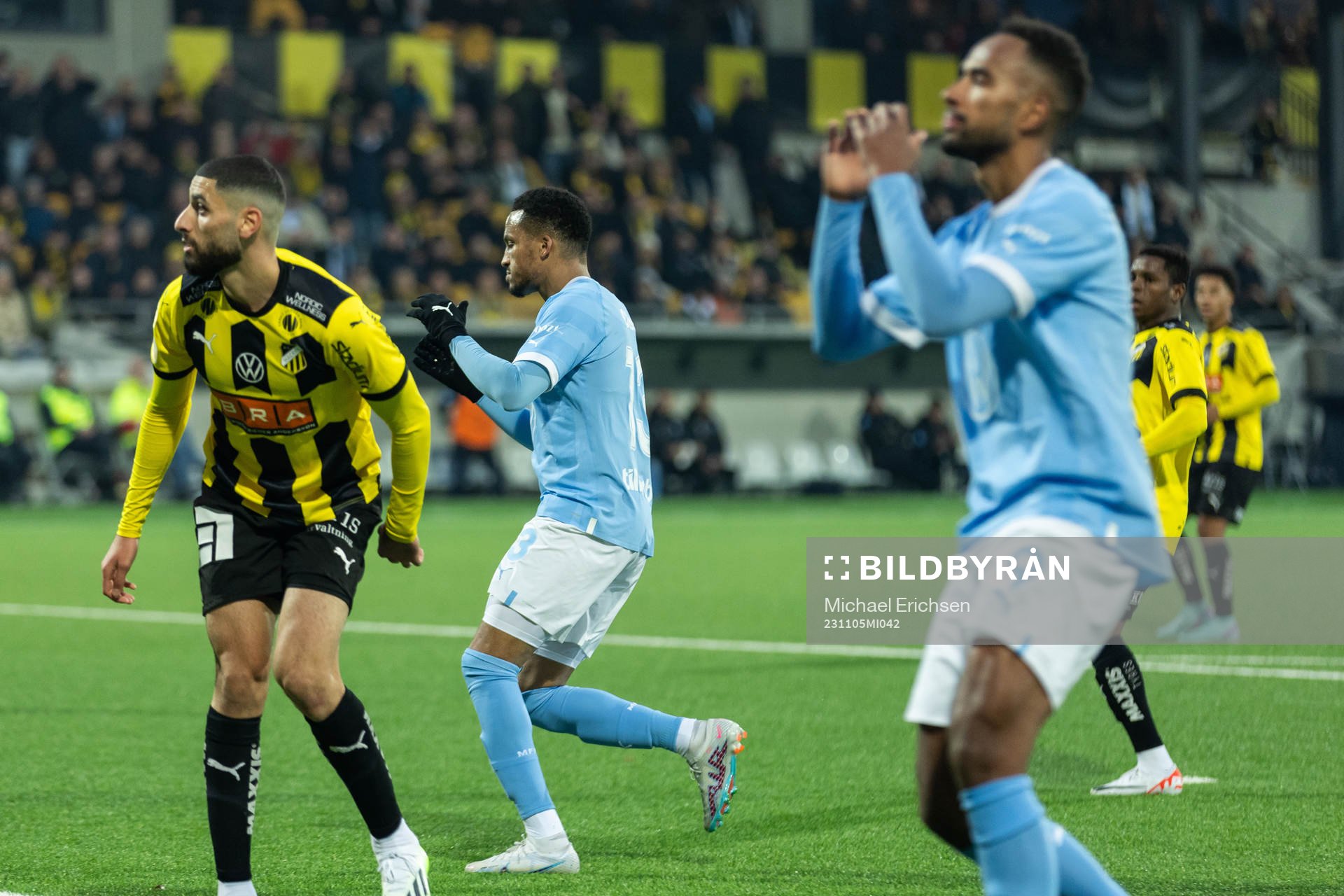 uMalmö FFs Martin Olsson deppar nder fotbollsmatchen i