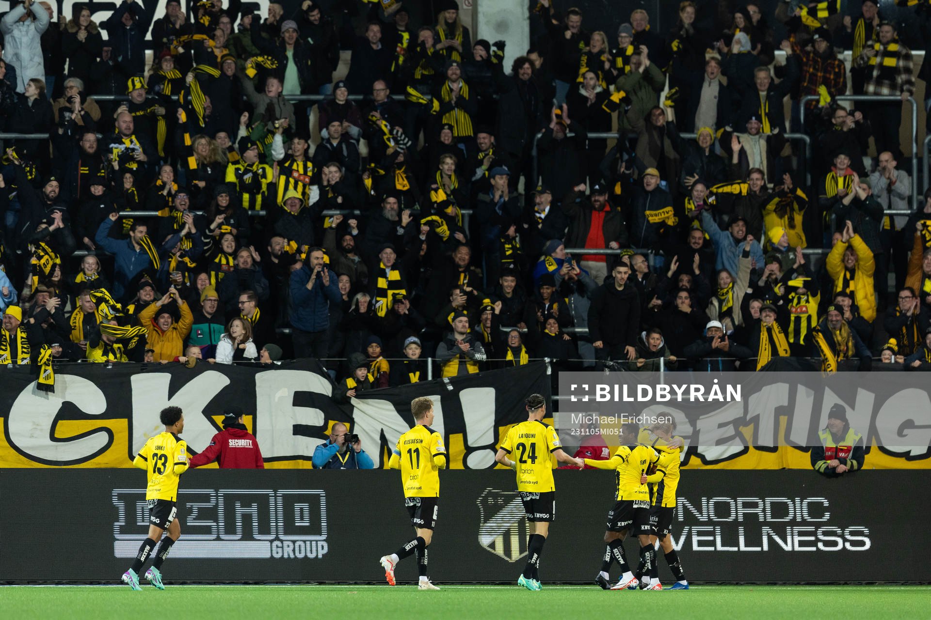 Häckens Pontus Dahbo jublar