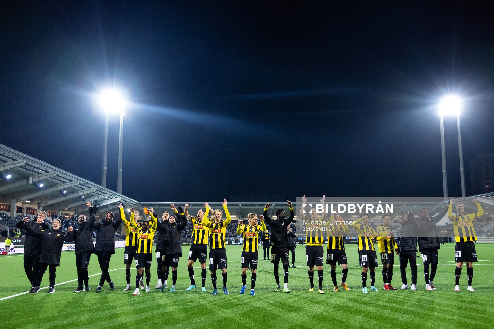 Häckens spelare jublar