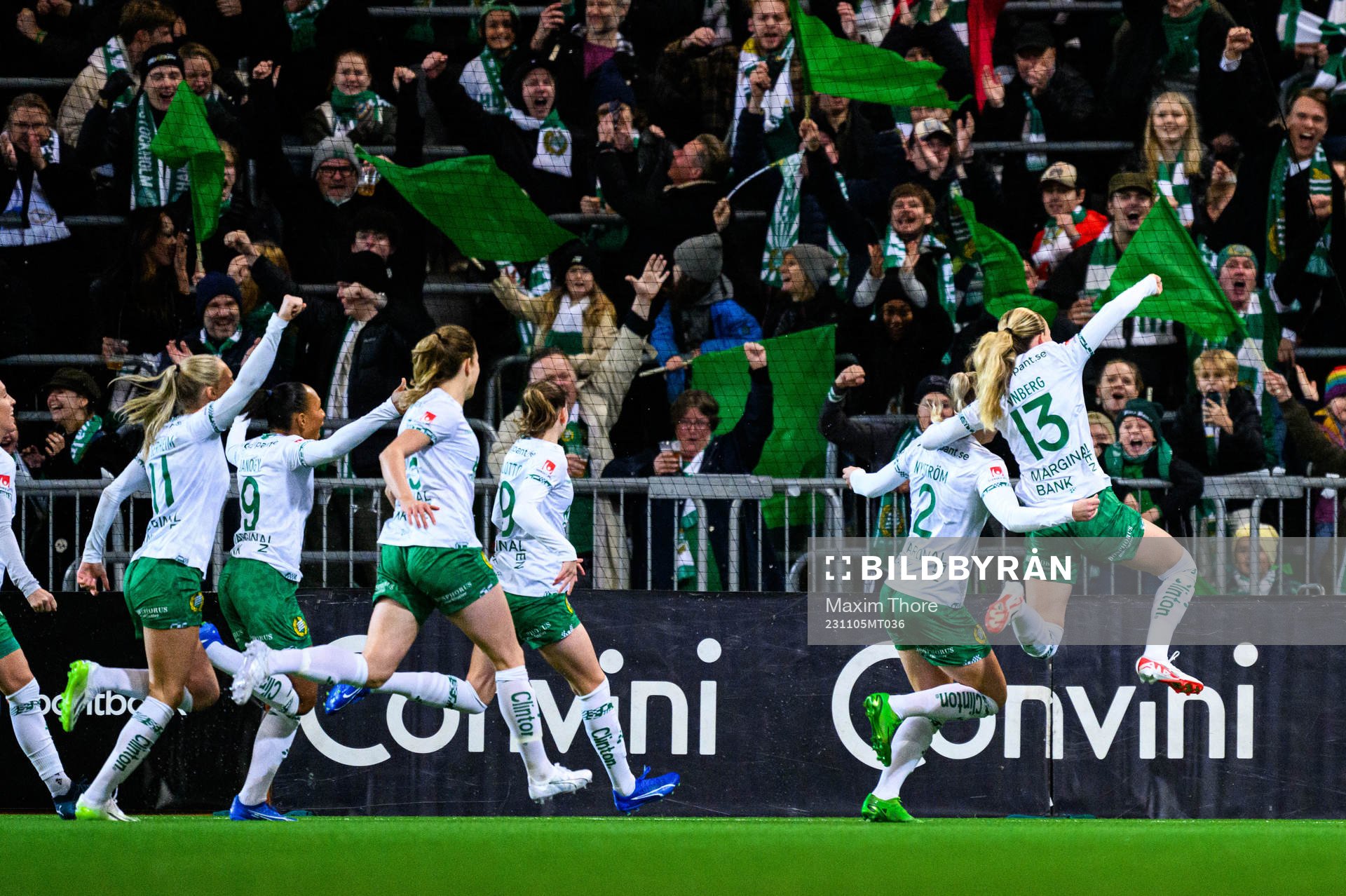 Hammarbys Eva Nyström och Matilda Vinberg jublar