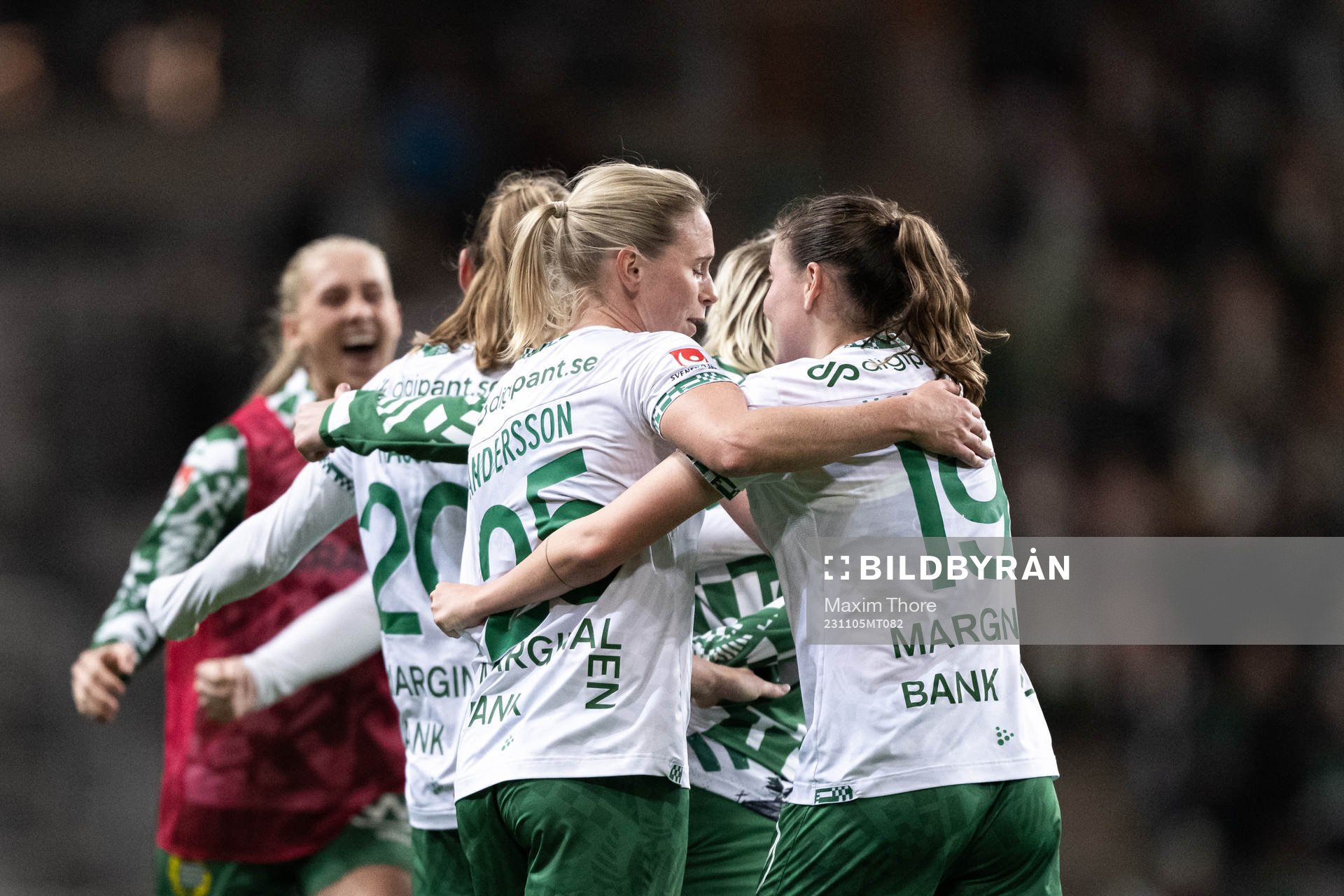 Hammarbys Jonna Andersson och Smilla Vallotto jublar