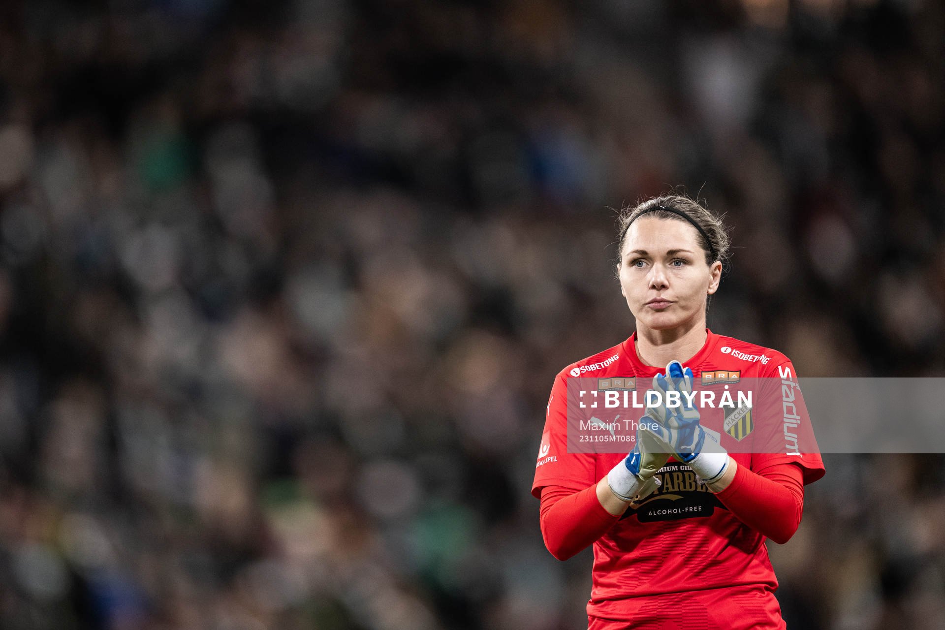 Häckens målvakt Jennifer Falk deppar