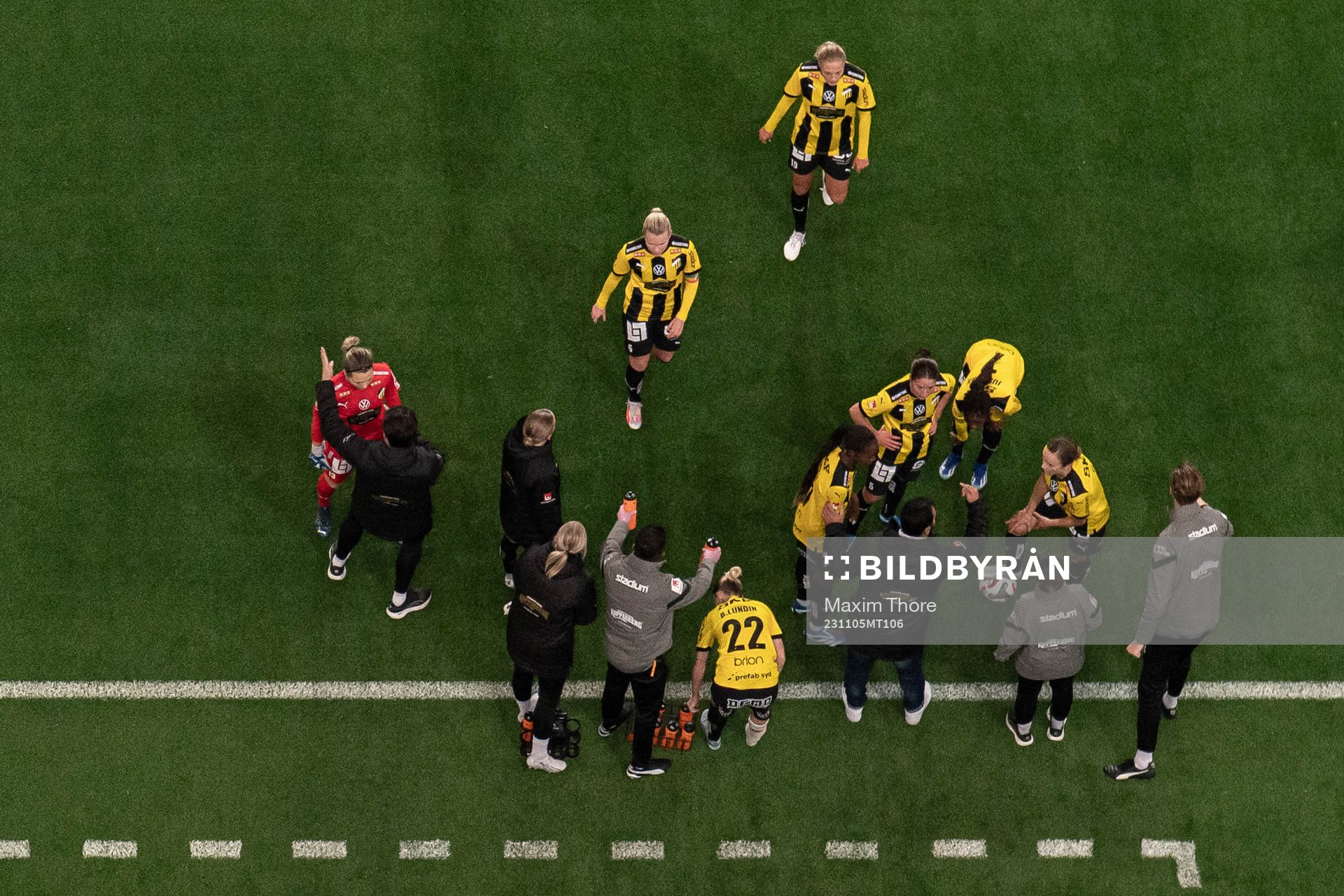 Häckens tränare Mak Lind samlar spelare