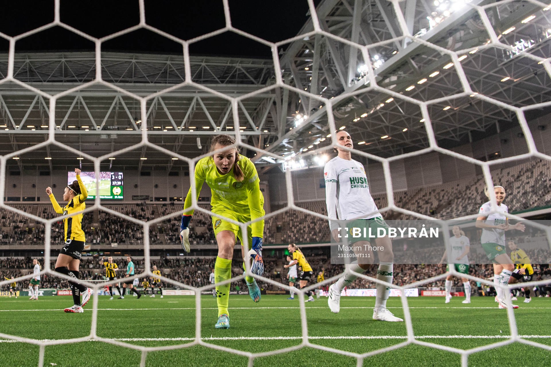 Hammarbys målvakt Anna Tamminen deppar