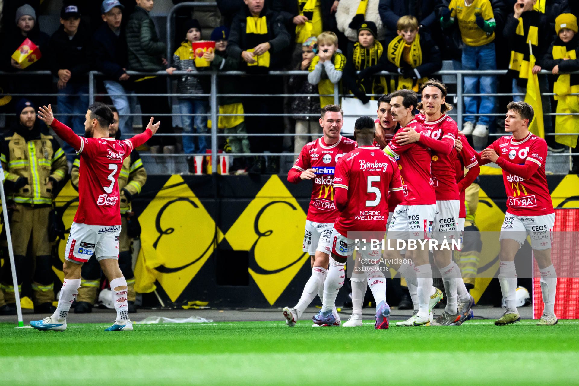 Degerfors Seid Korac jublar efter 0-1 under fotbollsmatchen i Allsvenskan mellan Elfsborg och Degerfors den 5 november 2023 i Borås. 
