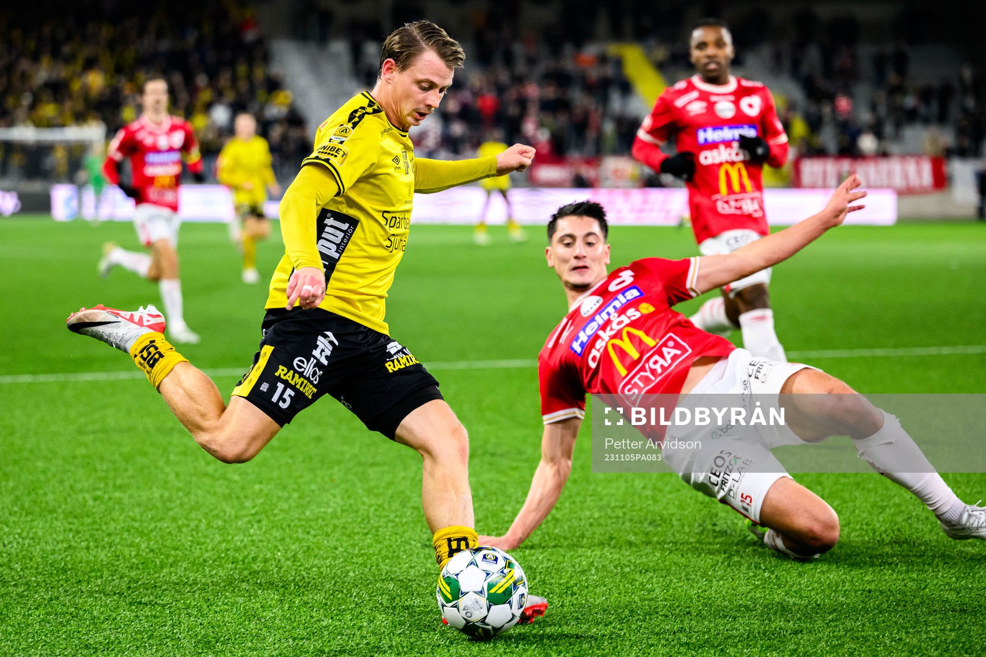 Elfsborgs Simon Hedlund och Degerfors Seid Korac