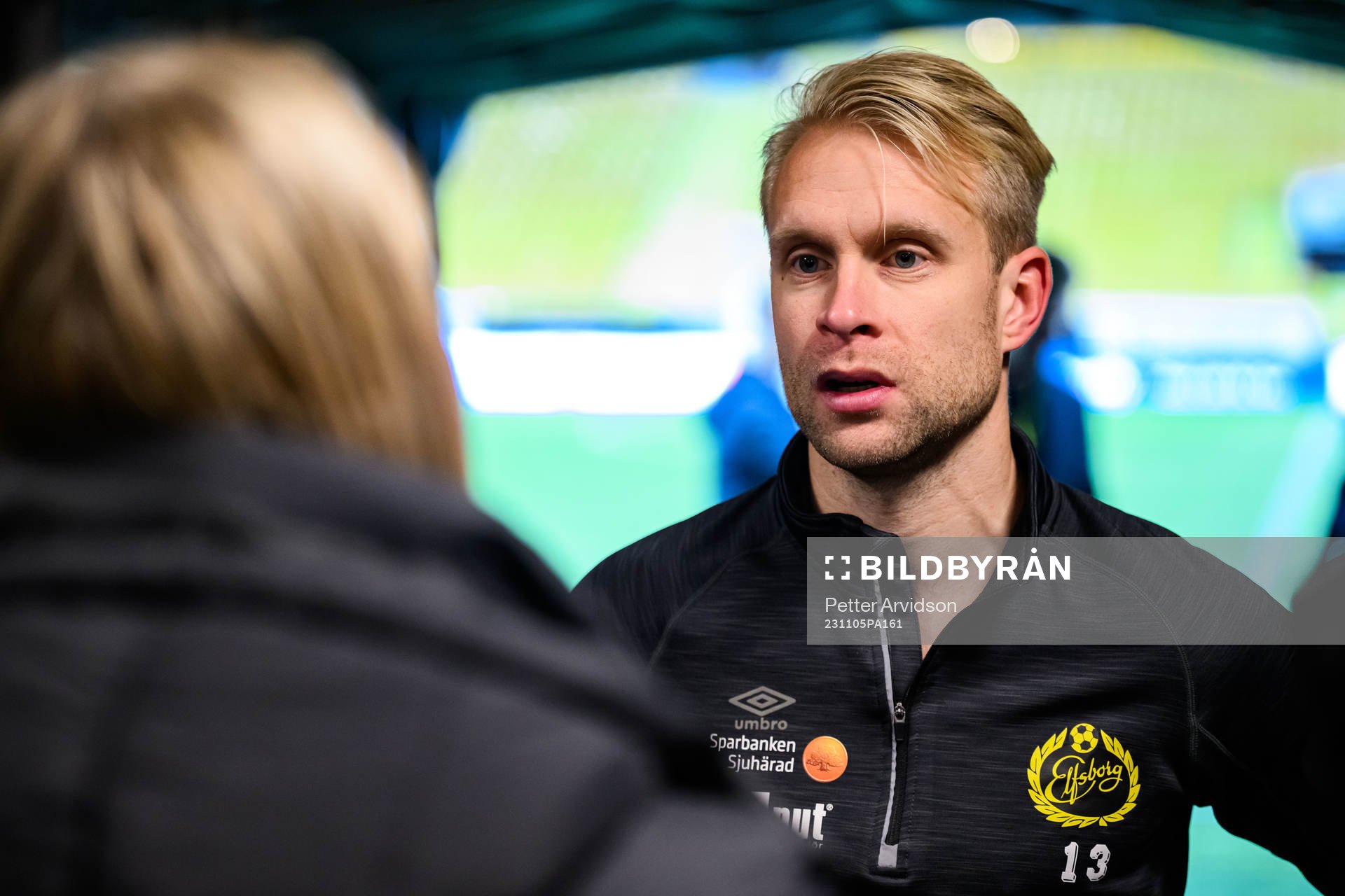 Elfsborgs Johan Larsson intervjuas efter fotbollsmatchen i Allsvenskan mellan Elfsborg och Degerfors den 5 november 2023 i Borås. 