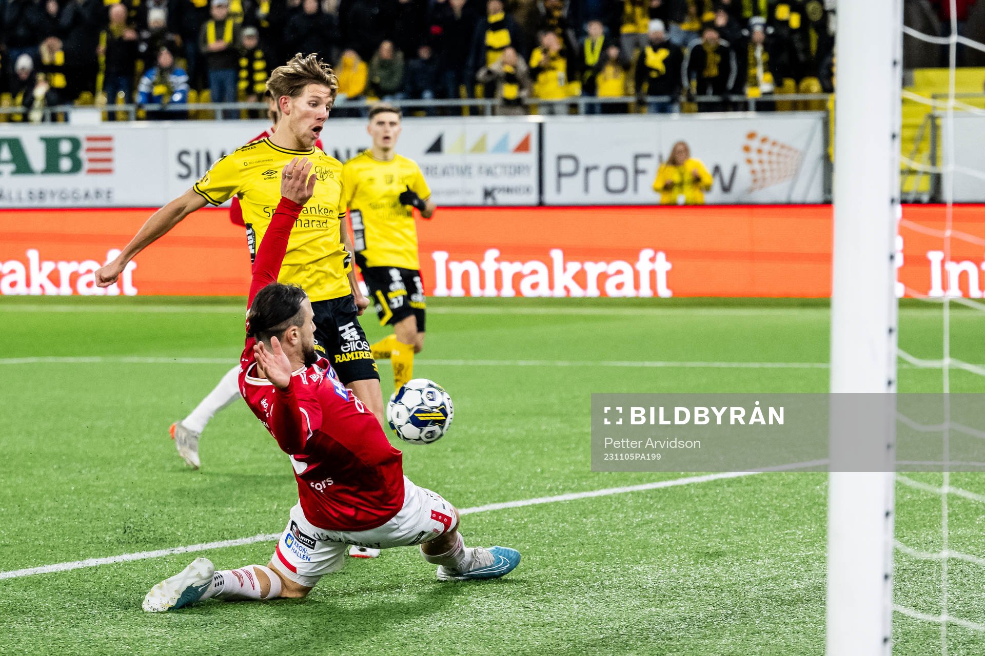 Elfsborgs Noah Söderberg med en målchans som täcks av