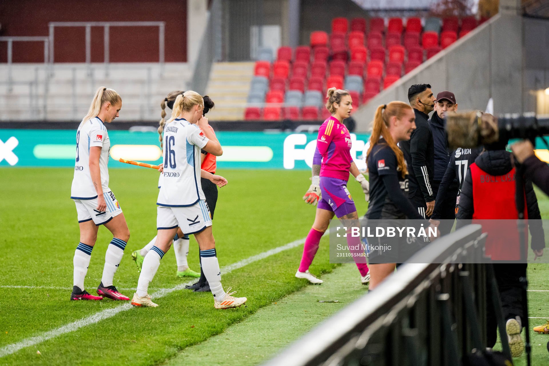 Spelare lämnar planen p g a brandlarm