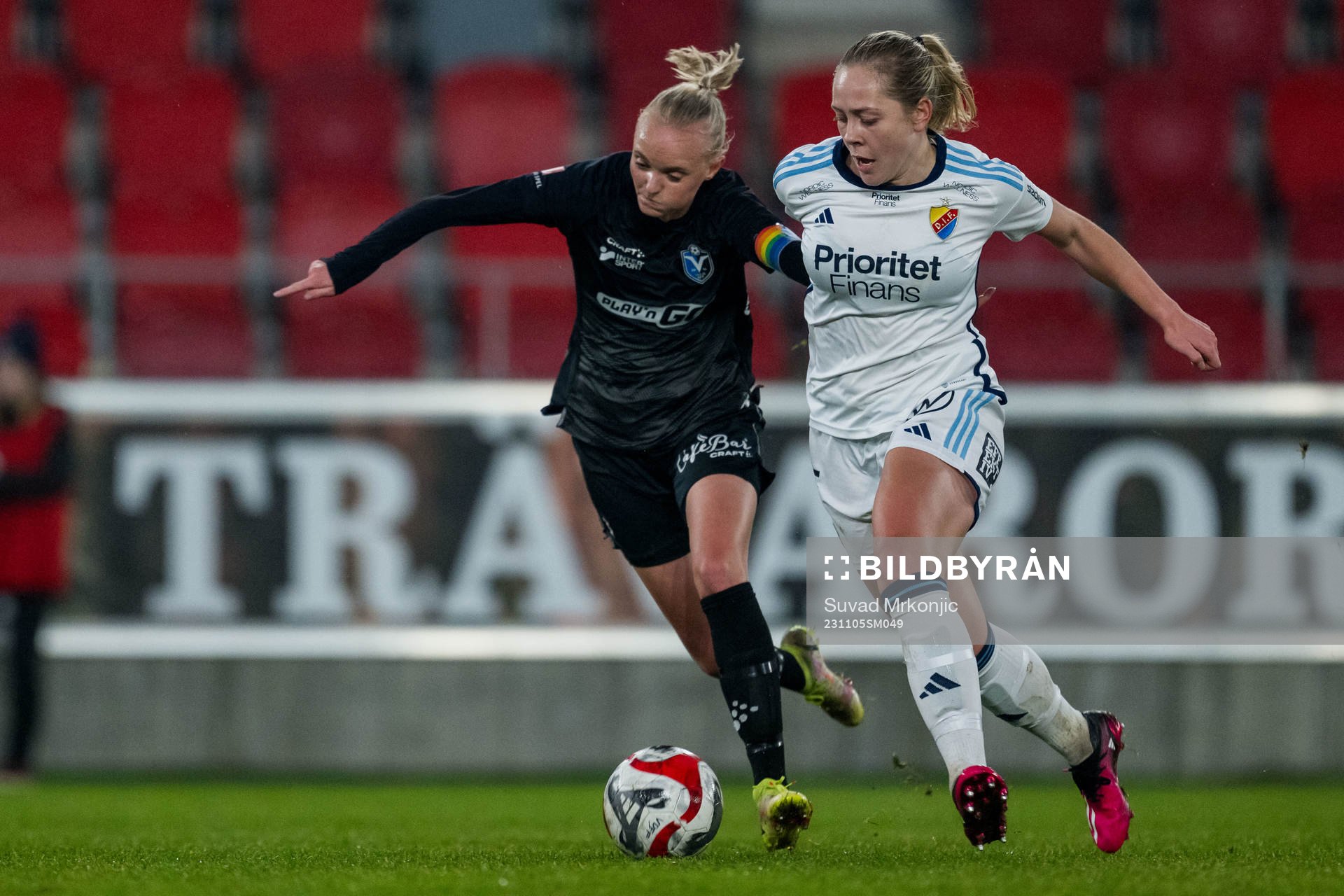 Växjö DFFs Emma Pennsäter och Djurgårdens Alice