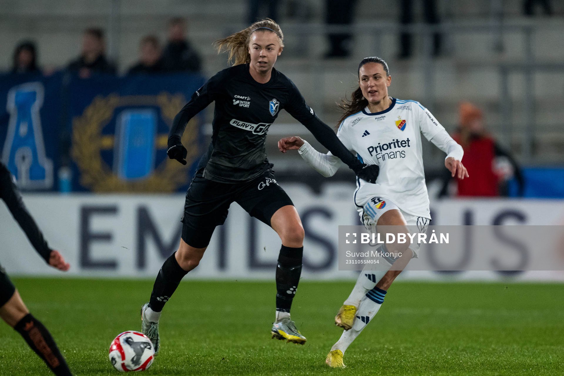 Växjö DFFs Elin Nilsson och Djurgårdens Beata Kollmats