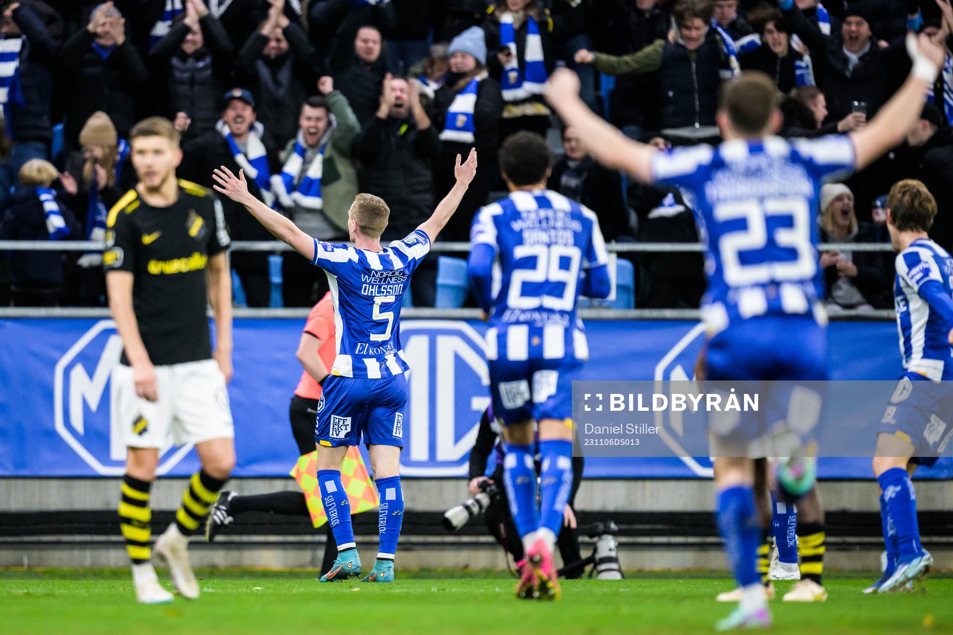 IFK Göteborgs Sebastian Ohlsson jublar efter 1-0 under fotbollsmatchen i Allsvenskan mellan IFK Göteborg och AIK den 6 november 2023 i Göteborg.