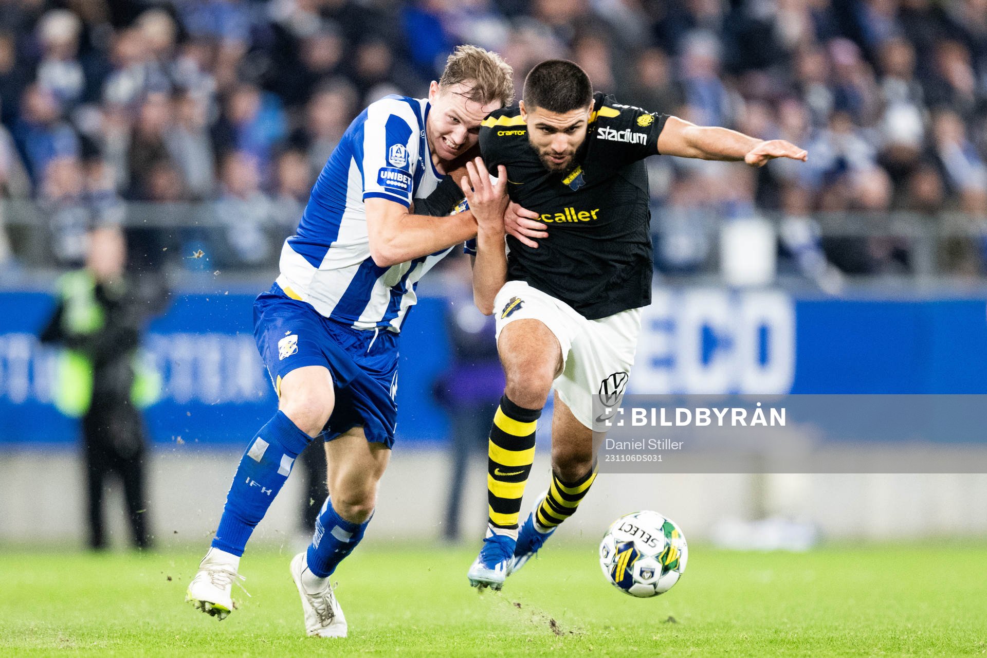IFK Göteborgs Adam Carlén och AIKs Omar Faraj