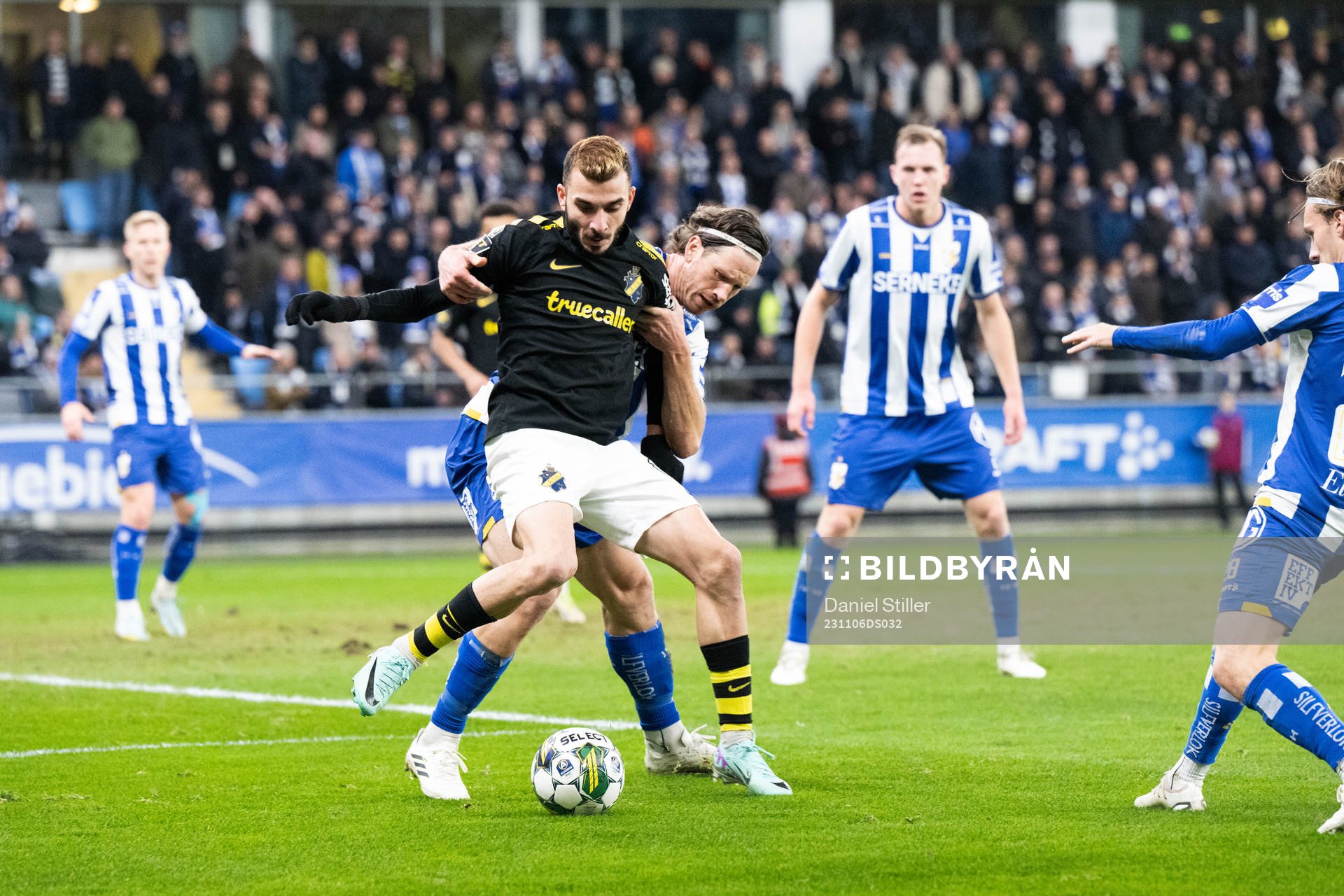 AIKs Ioannis Pittas och IFK Göteborgs Gustav Svensson