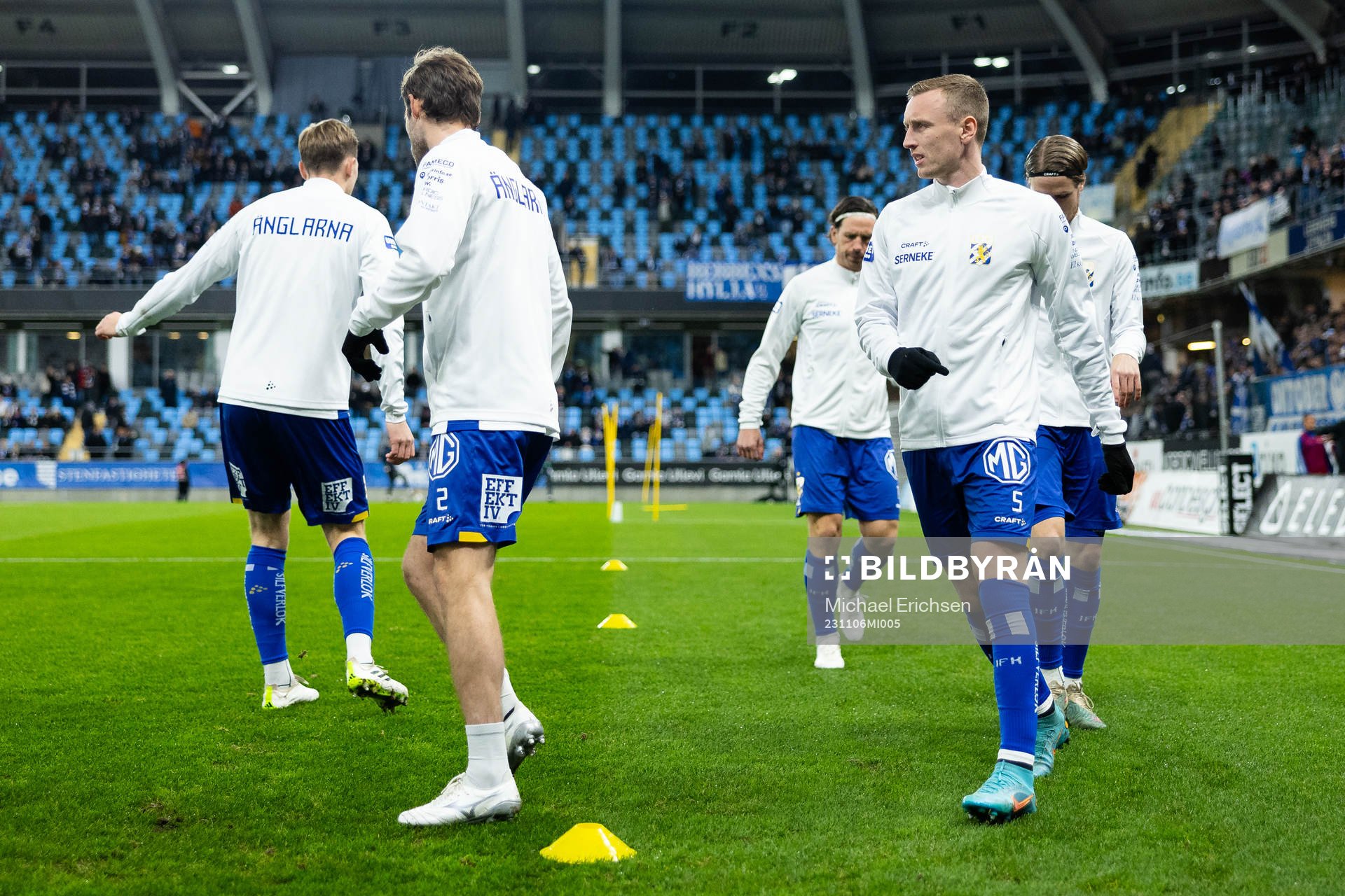 IFK Göteborgs Sebastian Ohlsson värmer upp innan