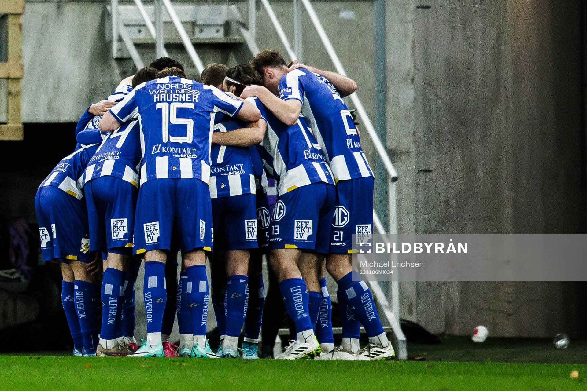 IFK Göteborgs Sebastian Ohlsson jublar med lagkamraterna