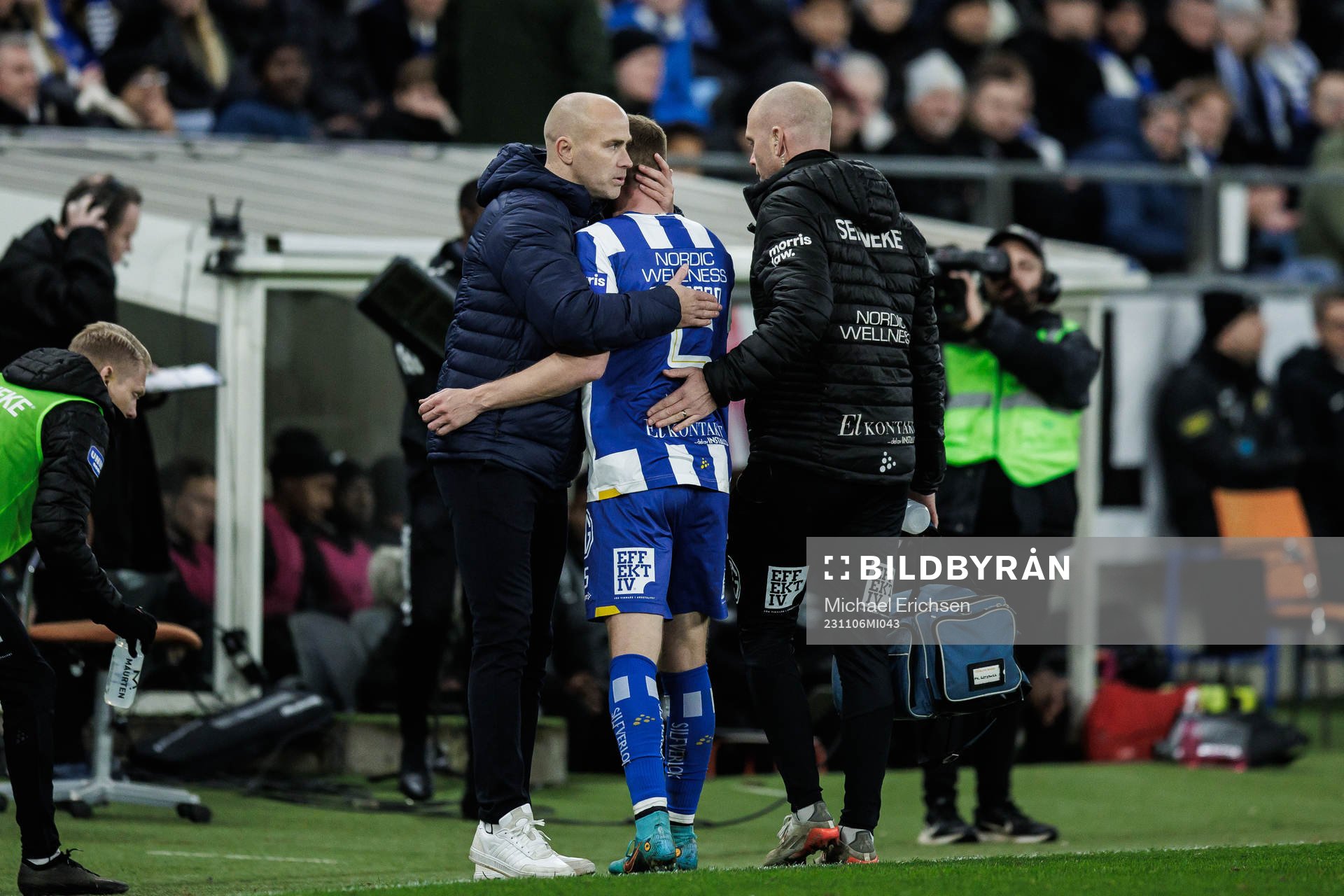 IFK Göteborgs Sebastian Ohlsson utgår och kramas om av