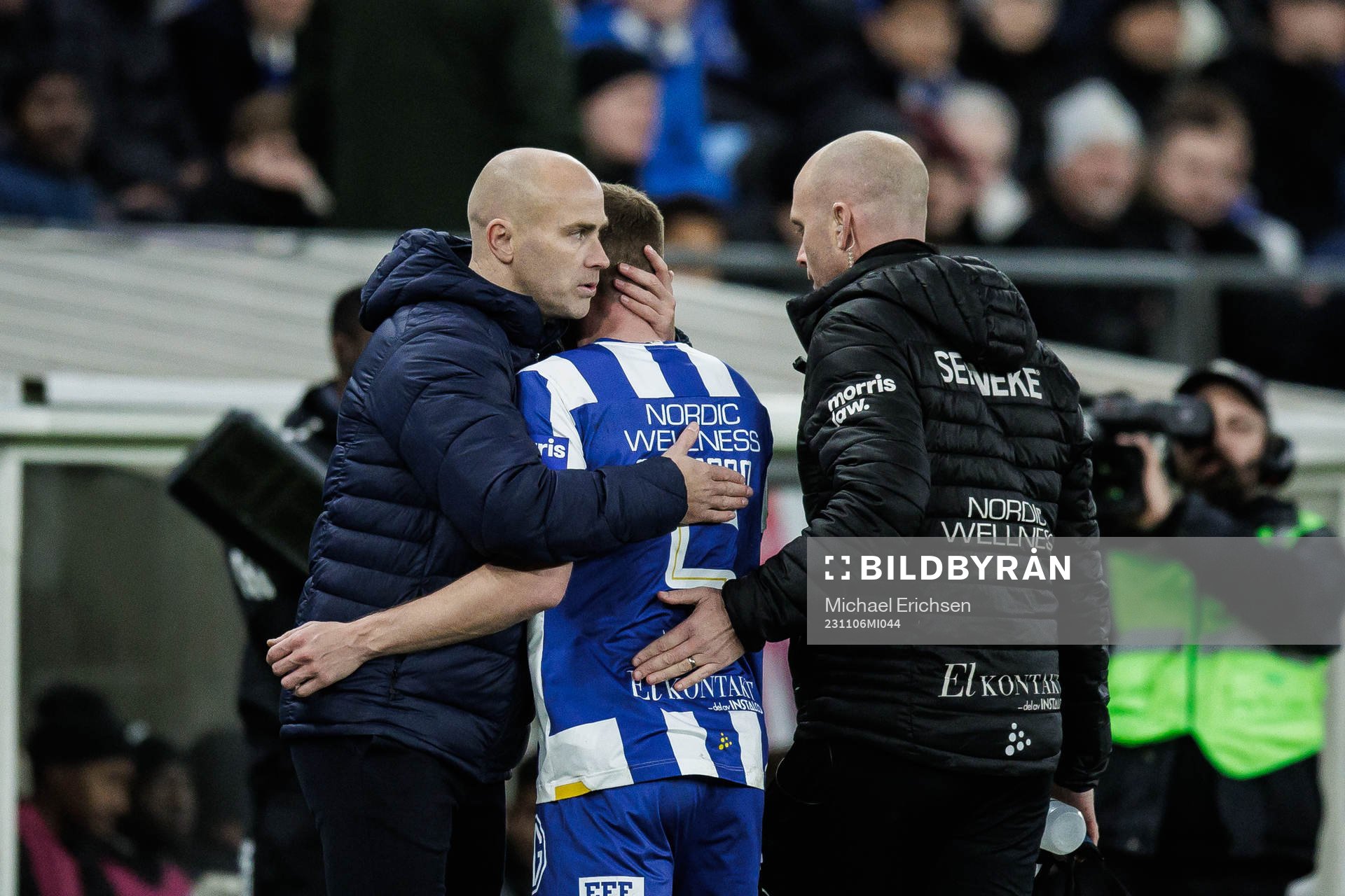 IFK Göteborgs Sebastian Ohlsson utgår och kramas om av