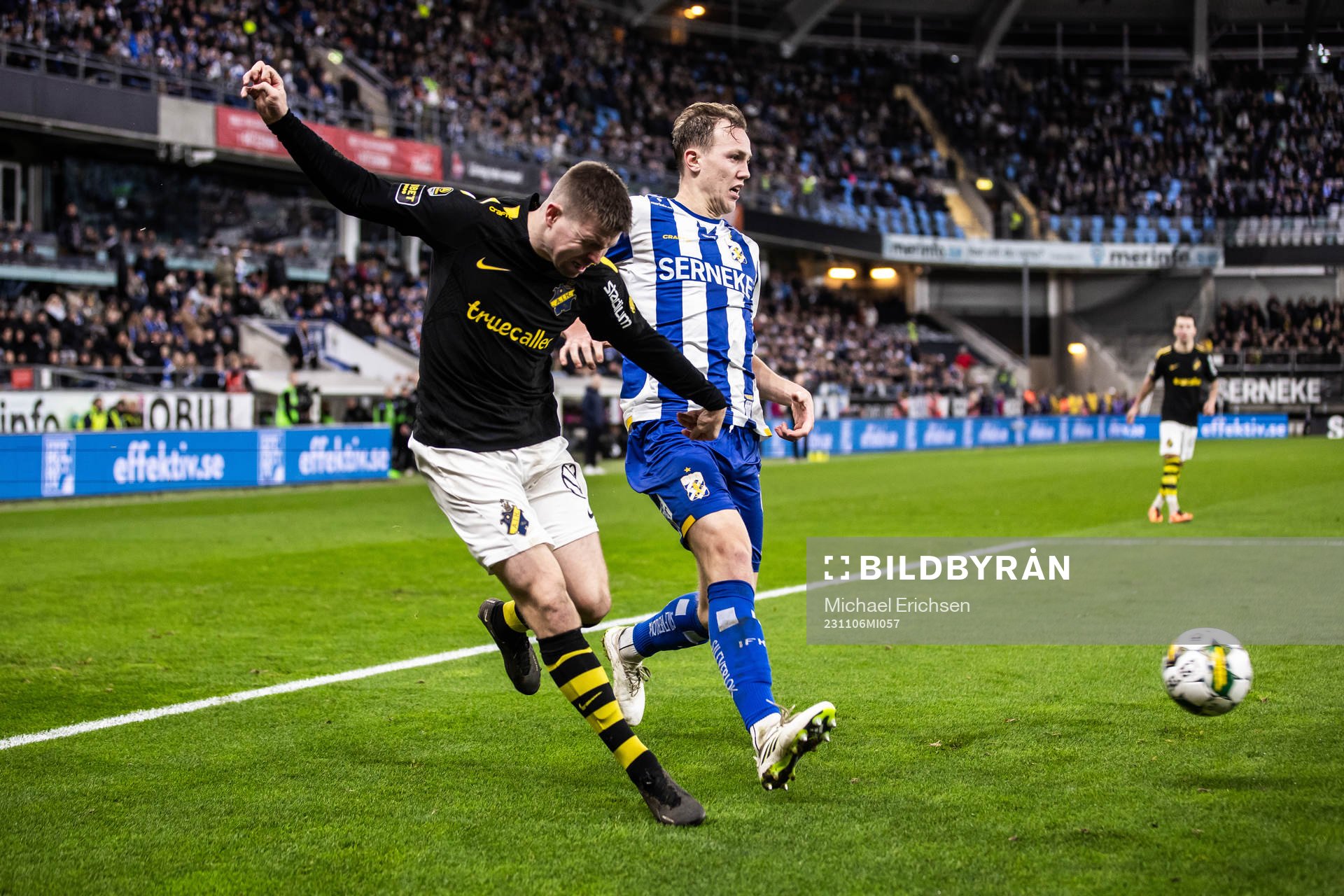AIKs Mads Døhr Thychosen och IFK Göteborgs Adam Carlén