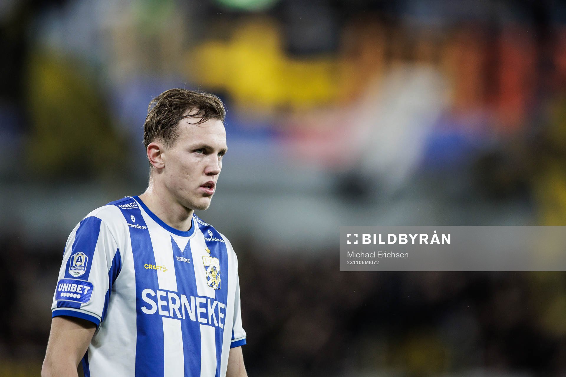 IFK Göteborgs Adam Carlén nder fotbollsmatchen i