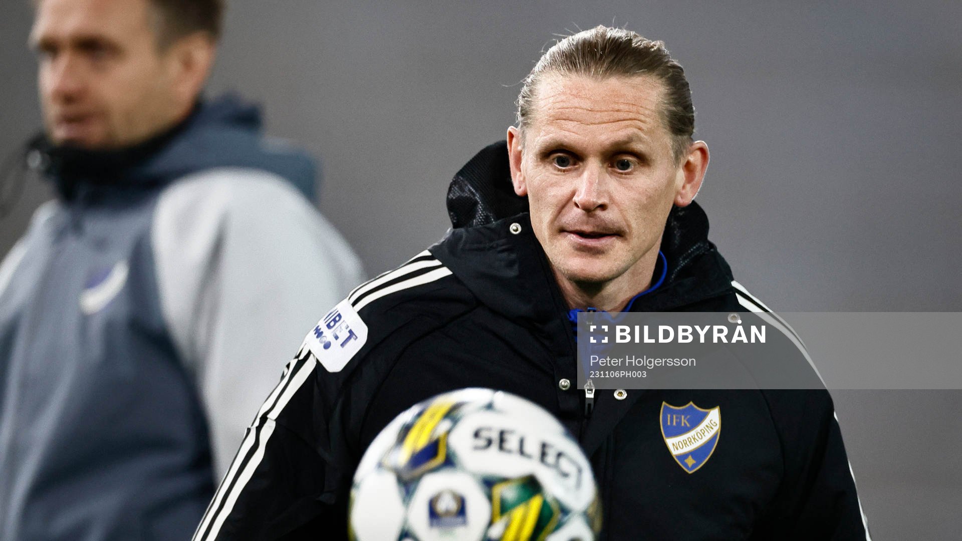 IFK Norrköpings Ari Freyr Skulason gör sin sista match i IFK Norrköping under fotbollsmatchen i Allsvenskan mellan IFK Norrköping och Varberg den 6 november 2023 i Norrköping.