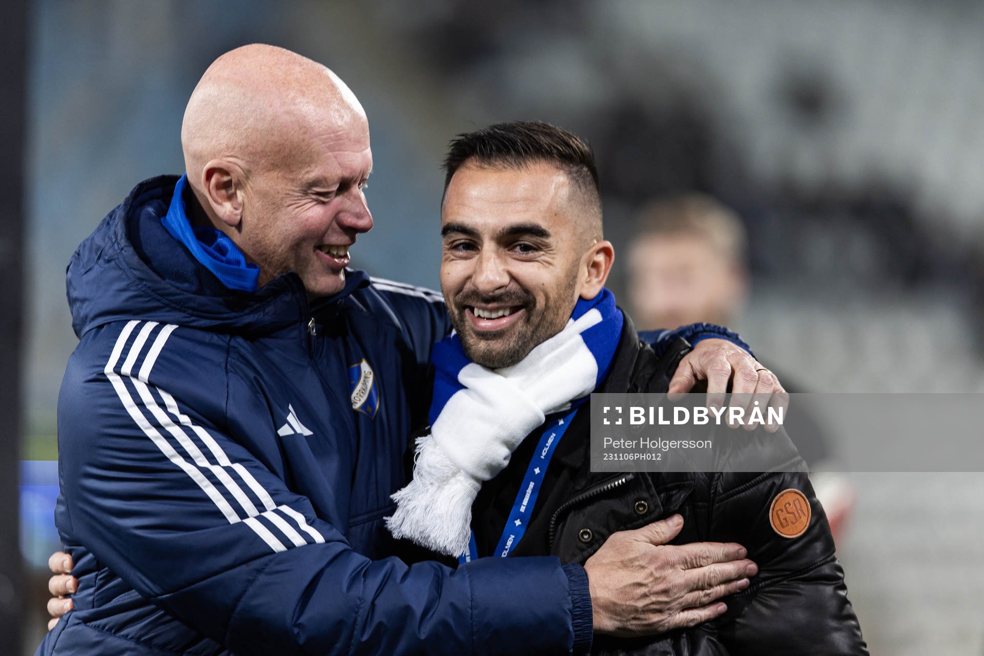 IFK Norrköpings sportchef Tony Martinsson och Christopher Telo som avtackas inför fotbollsmatchen i Allsvenskan mellan IFK Norrköping och Varberg den 6 november 2023 i Norrköping.