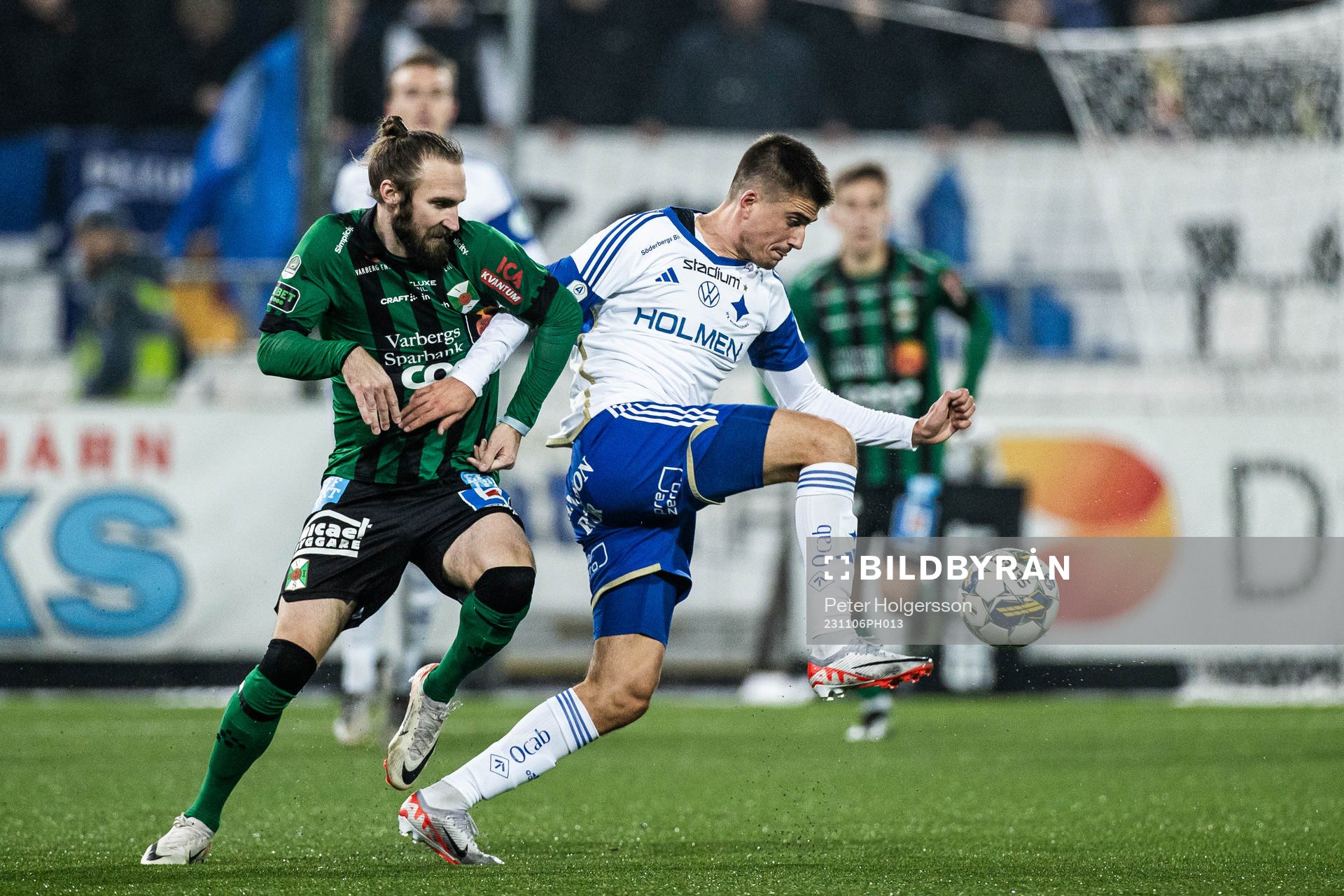 Varbergs Oskar Sverrisson och IFK Norrköpings Carl Björk