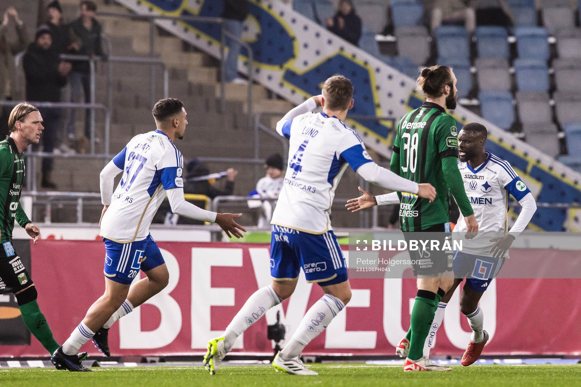 IFK Norrköpings Moutaz Neffati och Maic Sema jublar