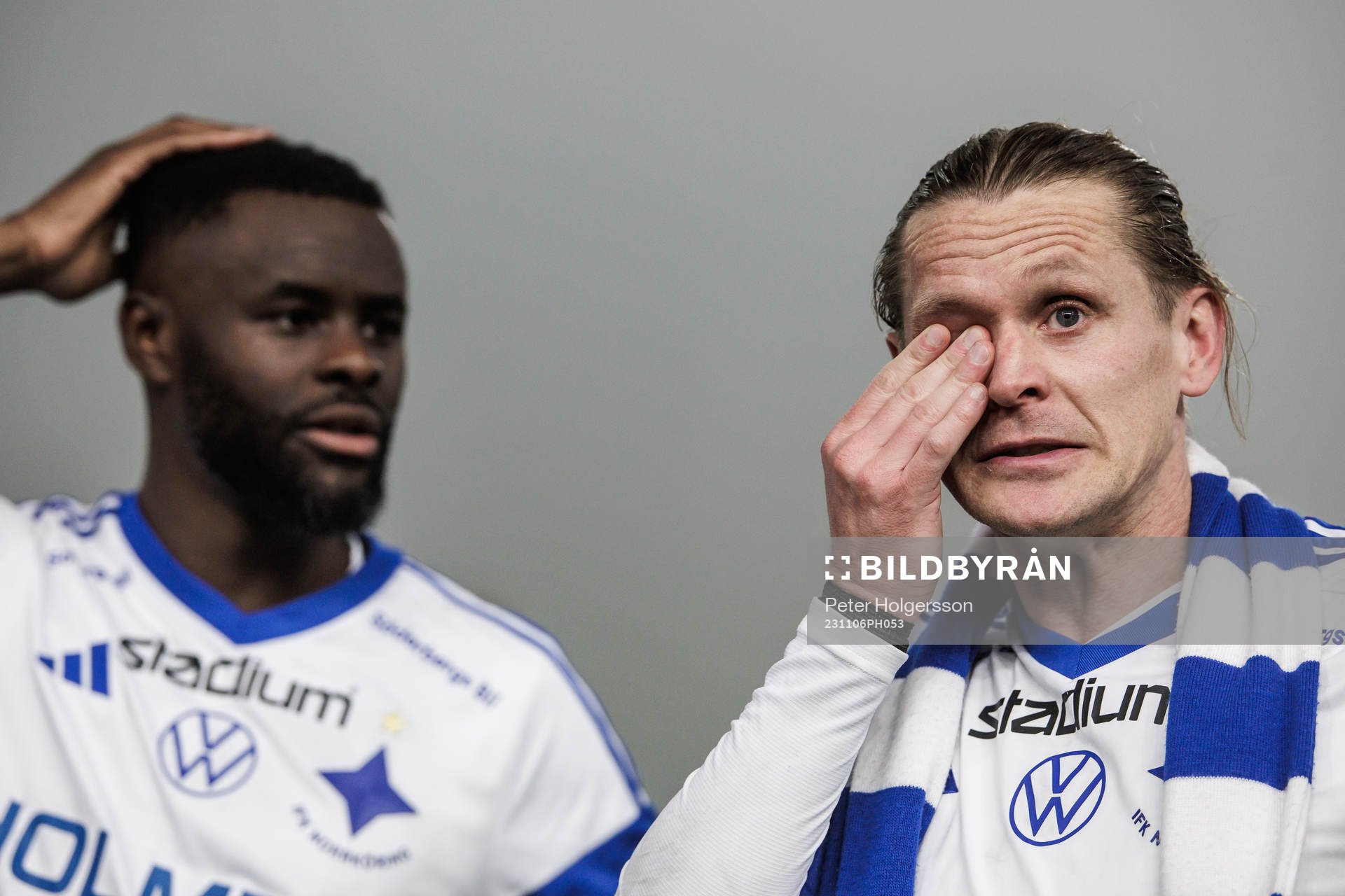 IFK Norrköpings Maic Sema och Ari Freyr Skulason i tårar