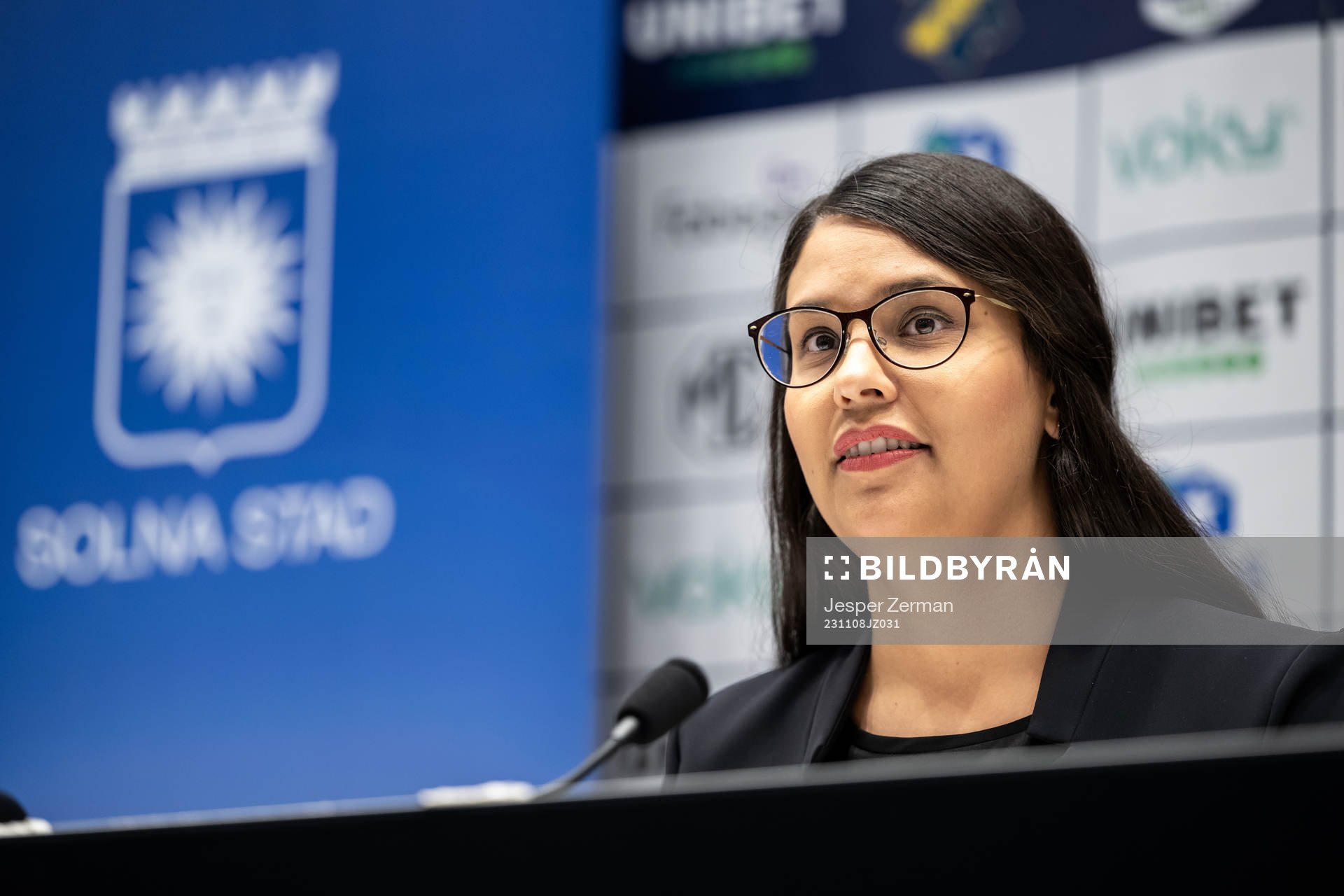 Sara Kukka-Salam, kommunstyrelsens ordförande i Solna stad, under en presskonferens anordnad av AIK Fotboll, Solna Stad och Fabege den 8 november 2023 i Stockholm.