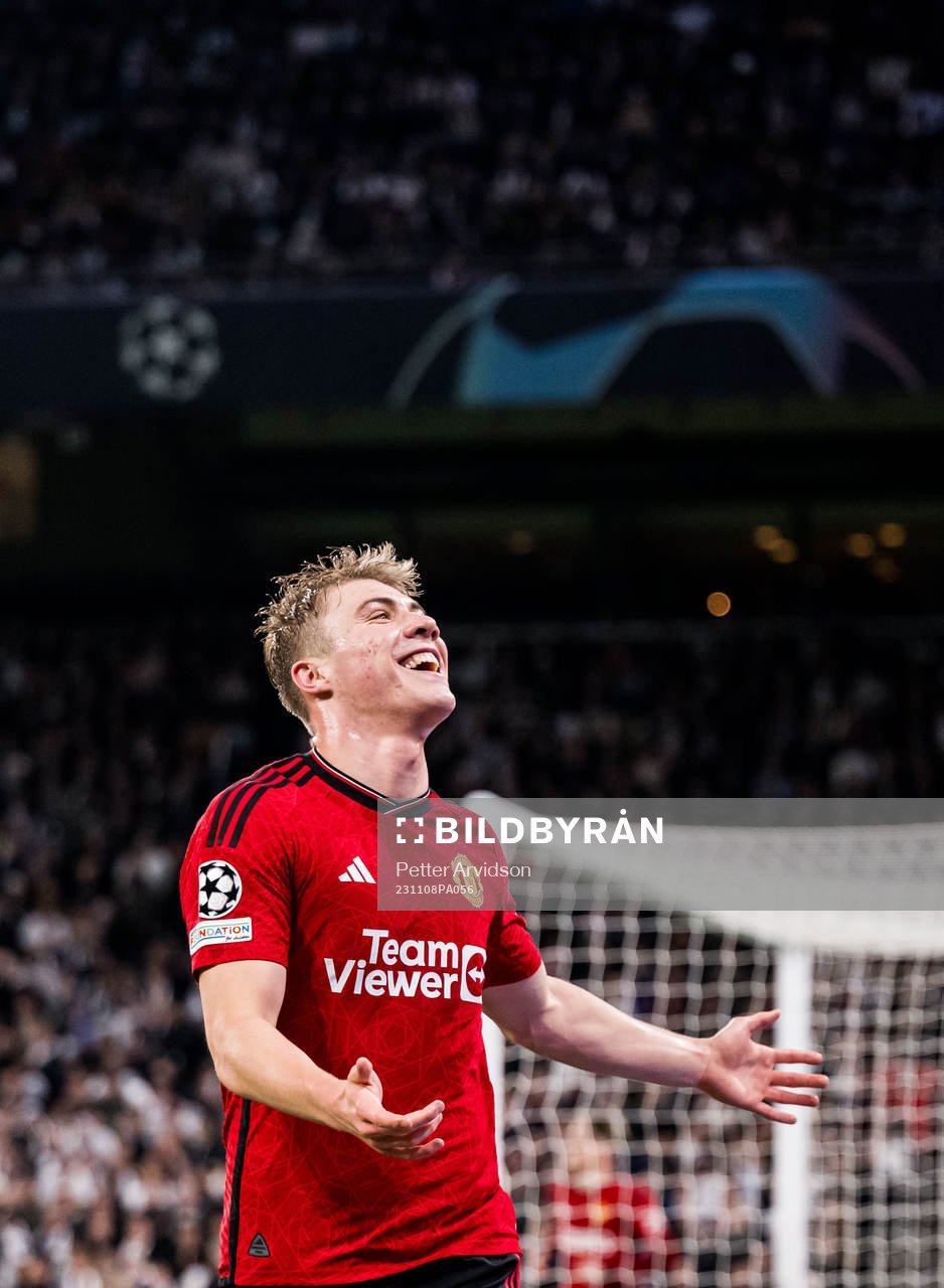 Rasmus Højlund of Manchester United celebrates