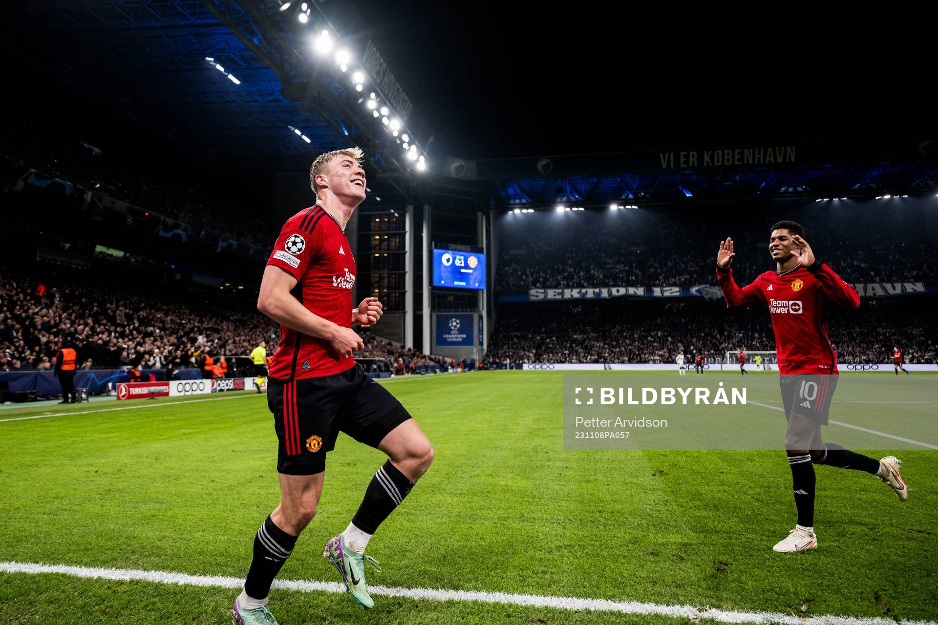 Rasmus Højlund of Manchester United celebrates