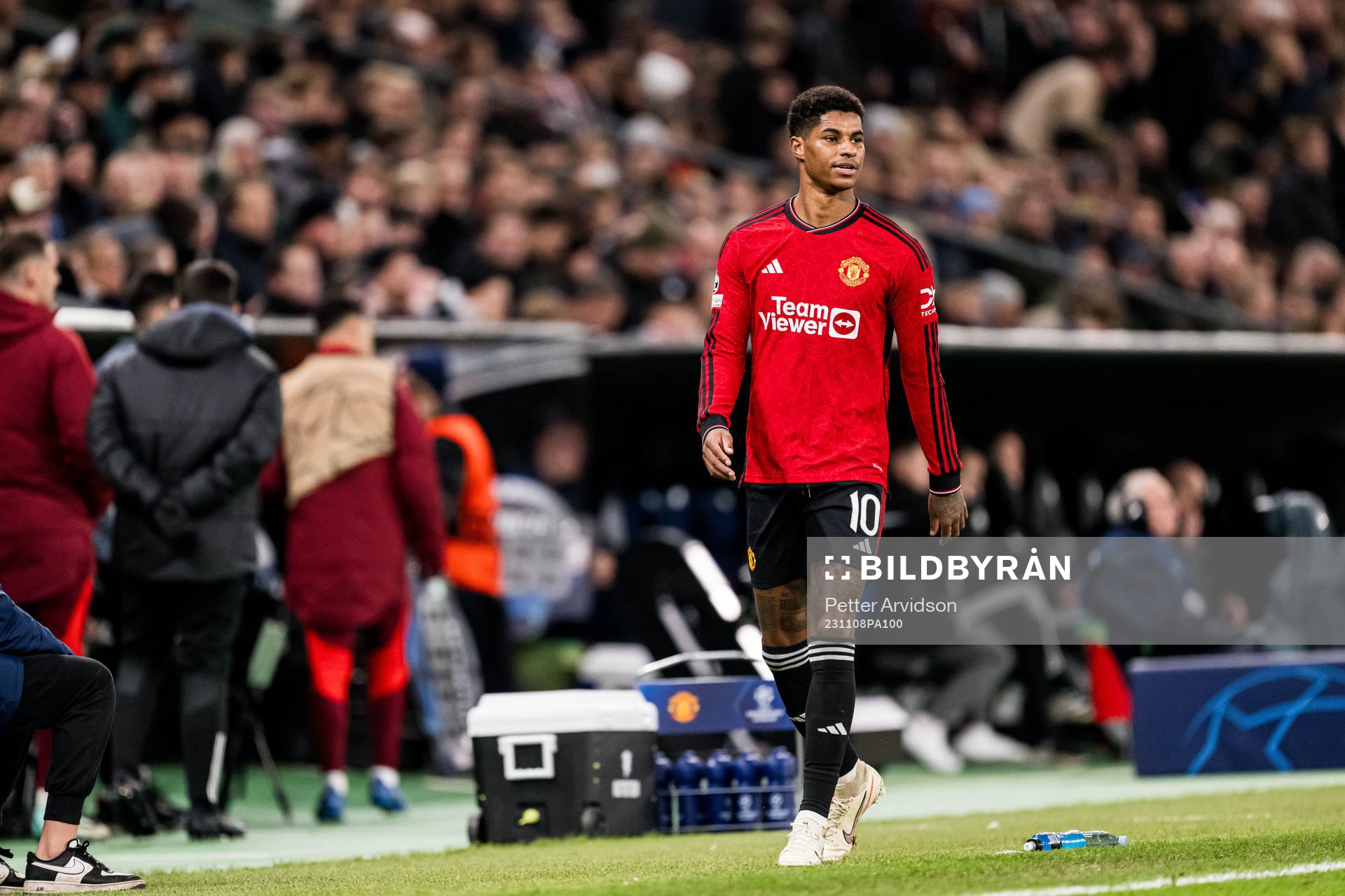 Marcus Rashford of Manchester United looks dejected