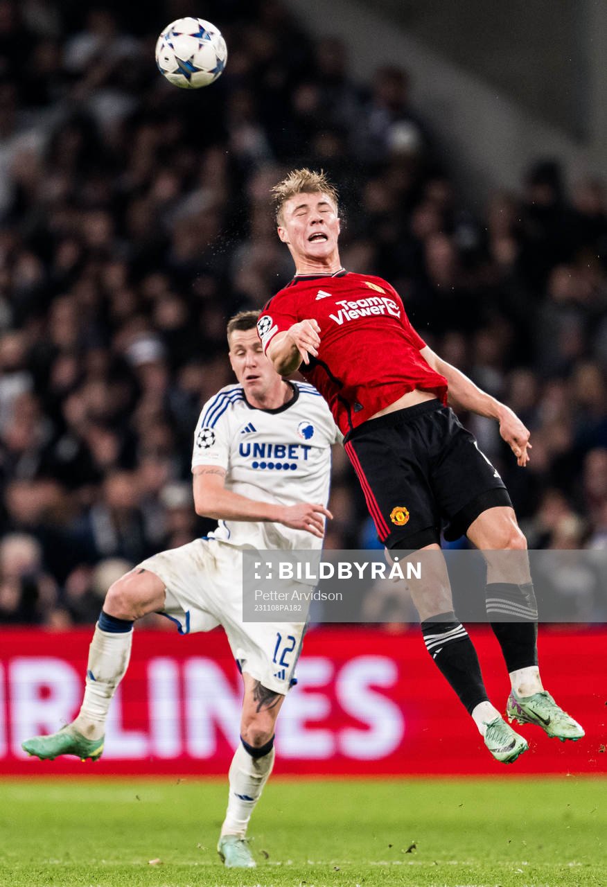 Lukas Lerager of FC Copenhagen and Rasmus Højlund of Manchester United during the UEFA Champions League football match between FC Copenhagen and Manchester United on November 8, 2023 in Copenhagen.