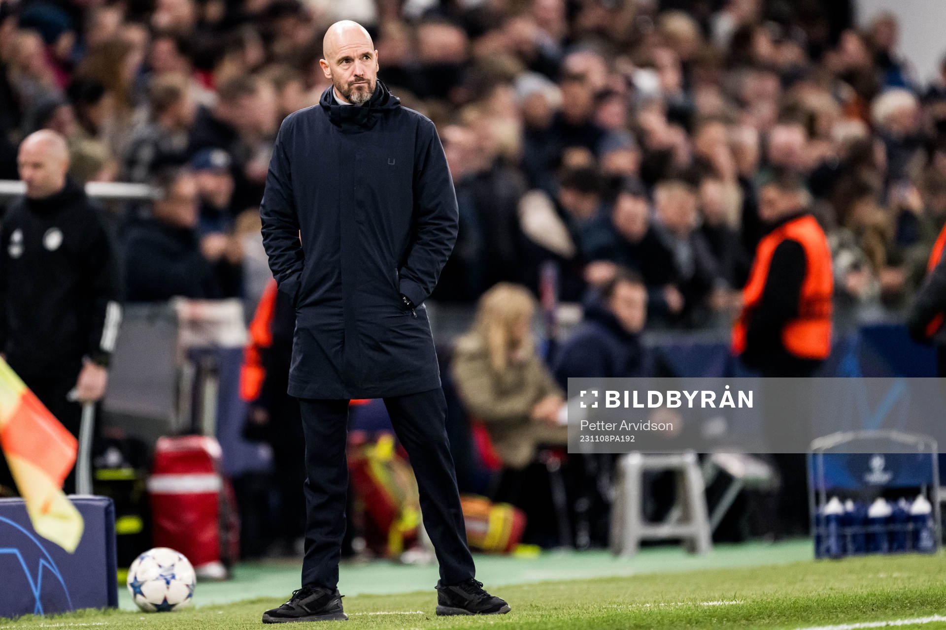 Head coach Erik ten Hag of Manchester United looks dejected