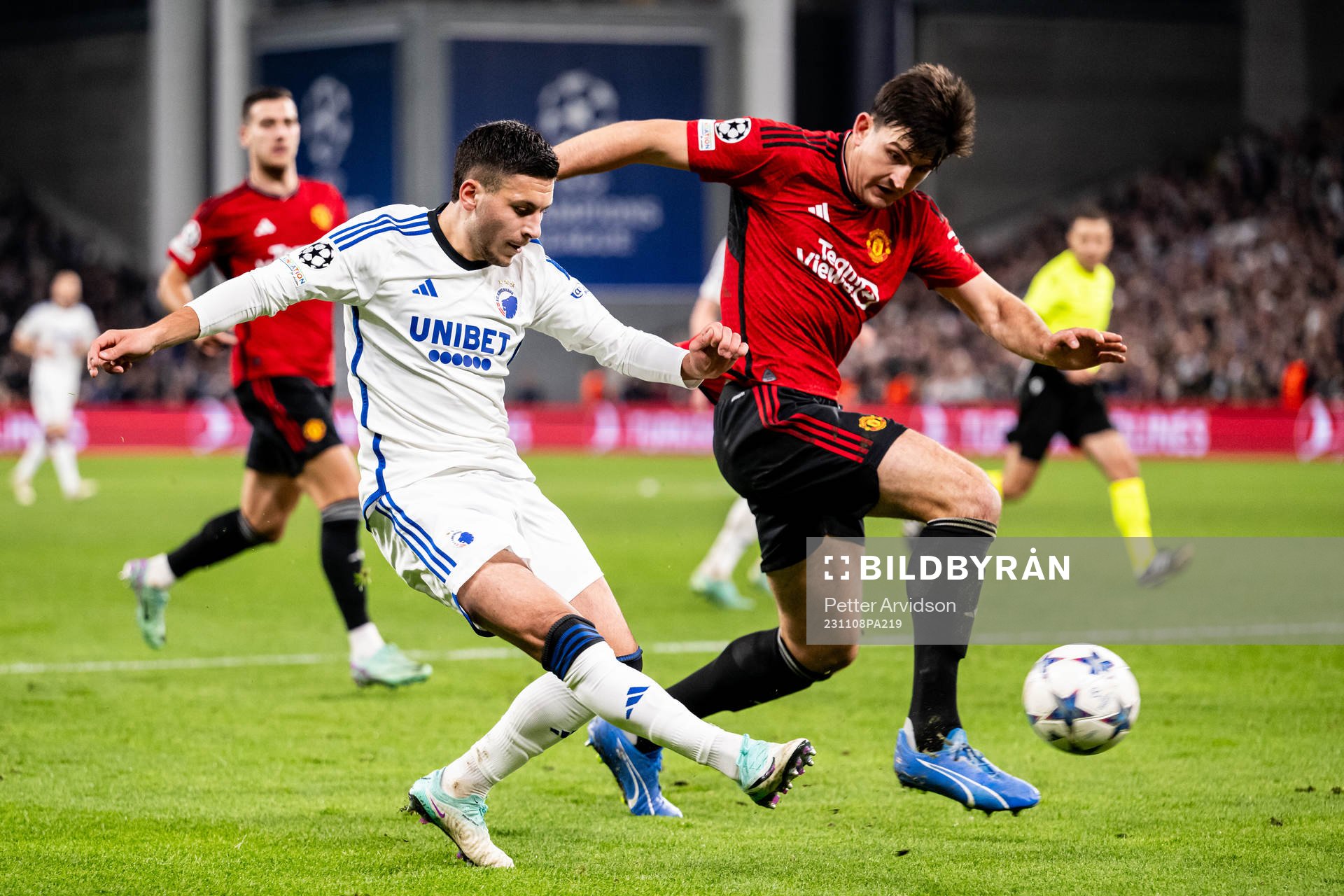 Roony Bardghji of FC Copenhagen and Harry Maguire of