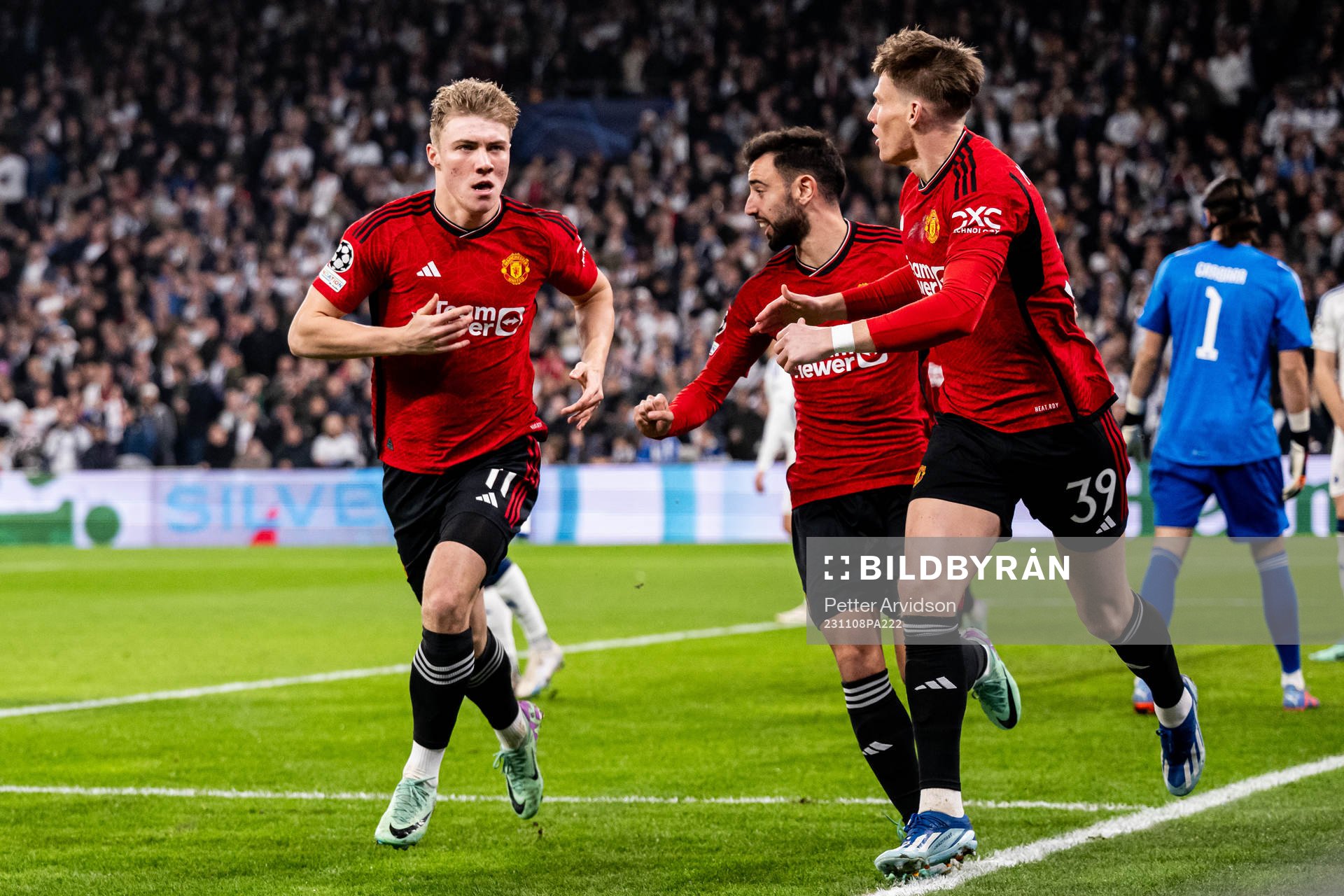 Rasmus Højlund of Manchester United celebrates