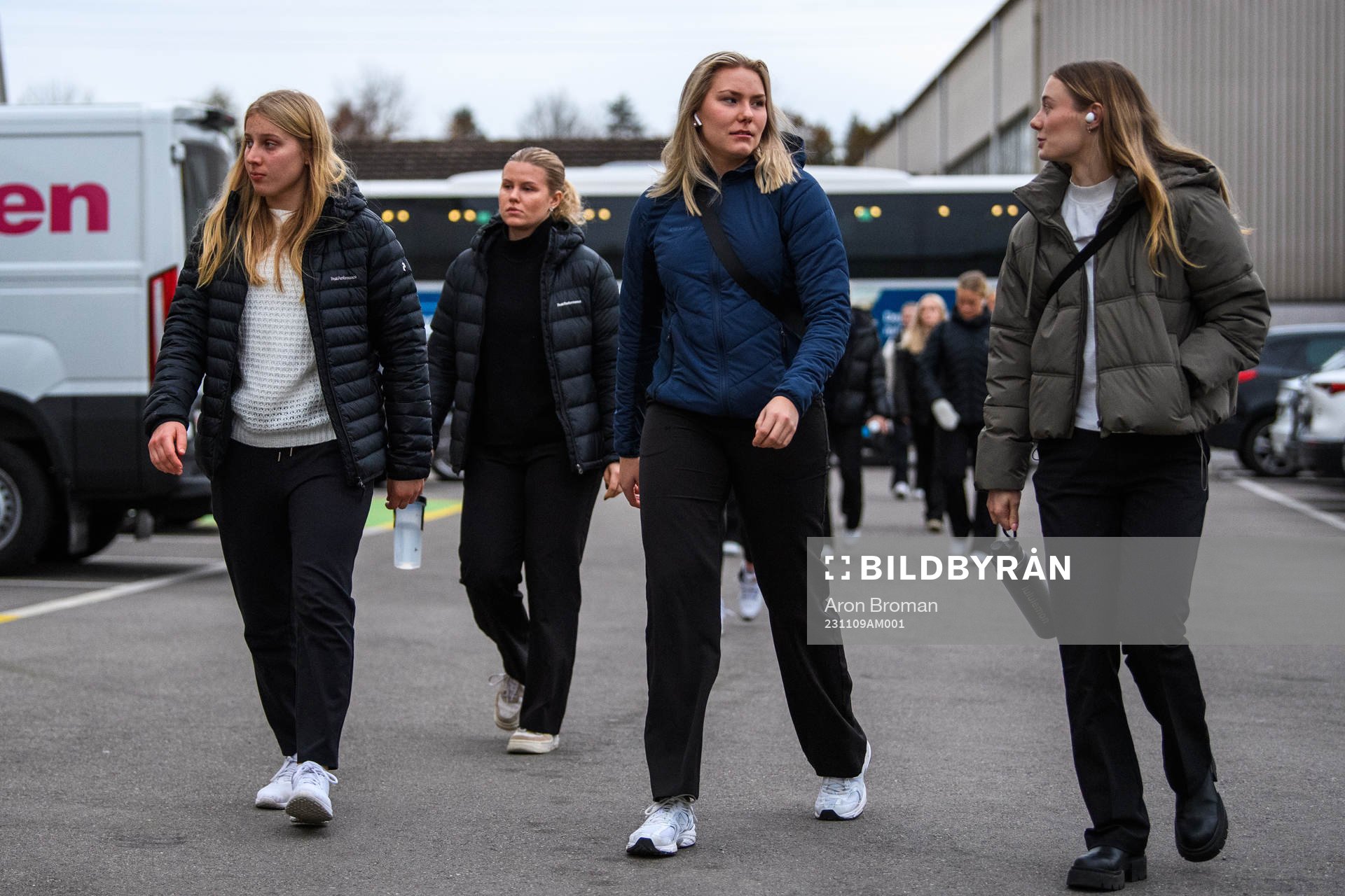 Goaltender Ebba Svensson Träff, Elin Svensson and Linnéa