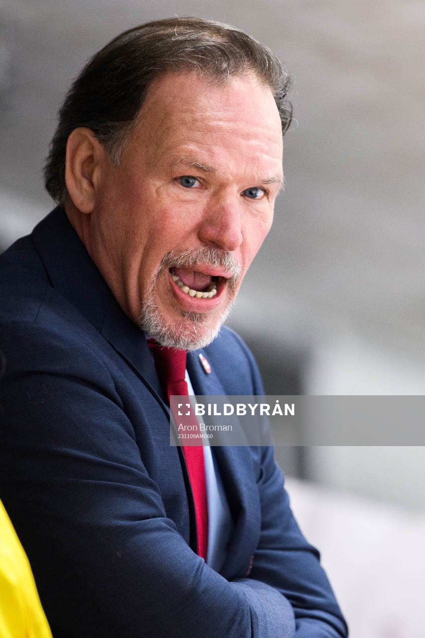 Head coach Colin Muller of Switzerland