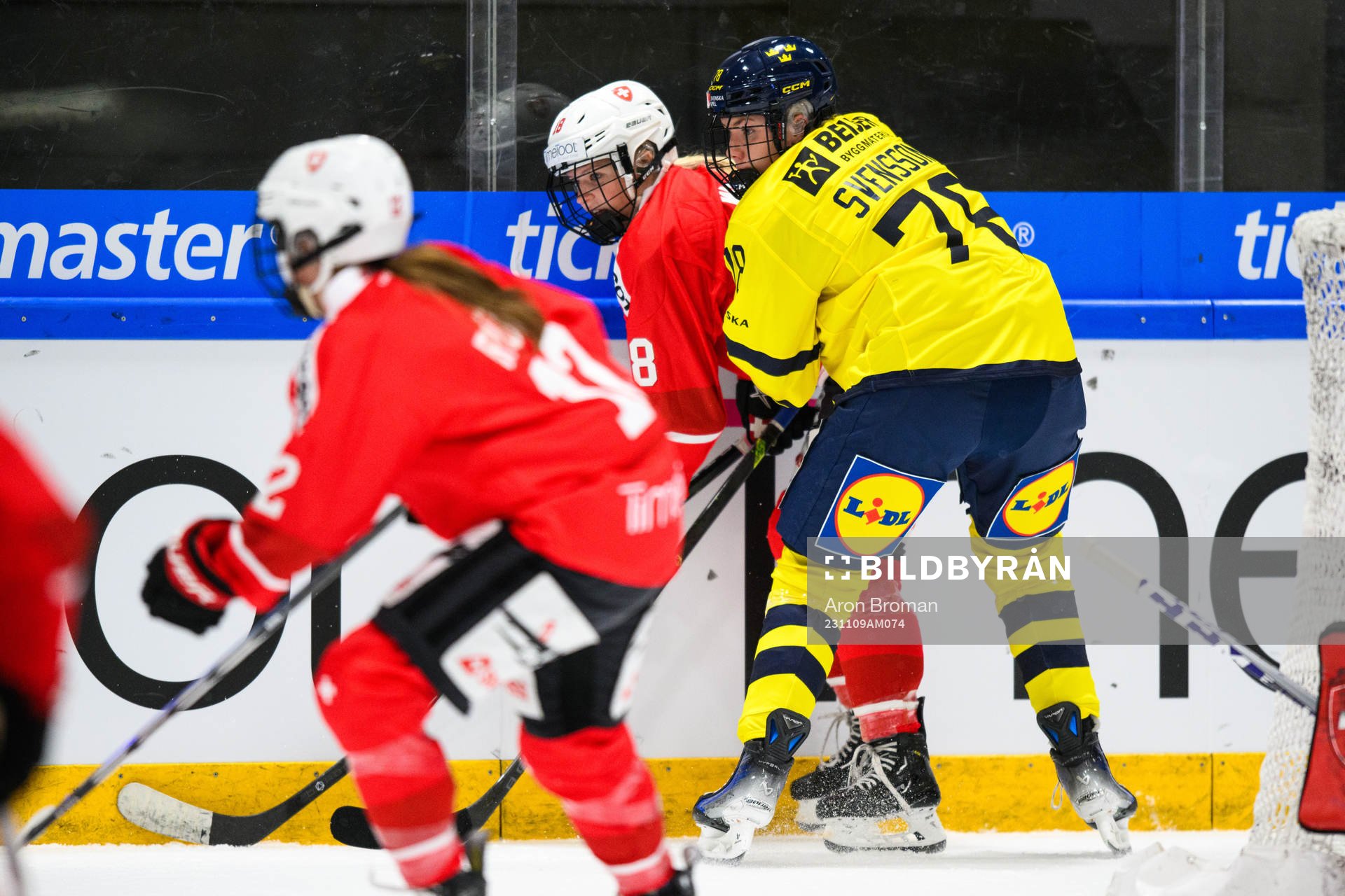 Stefanie Wetli of Switzerland and Elin Svensson of Sweden