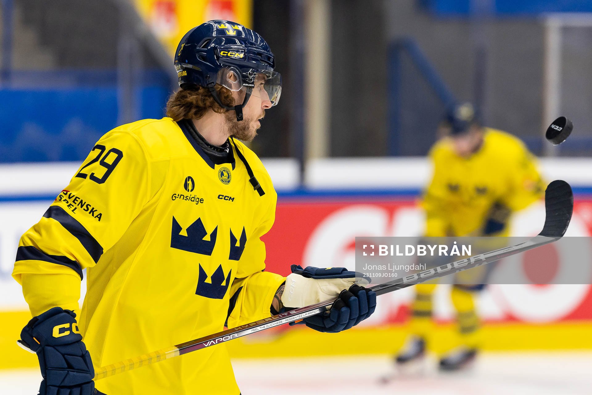 Mario Kempe of Sweden