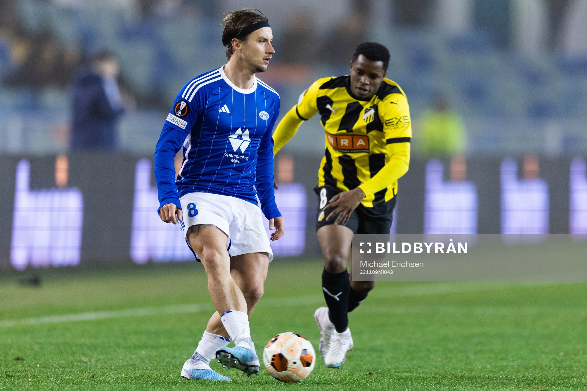 Fredrik Gulbrandsen of Molde and Abdulrazaq Ishaq of BK