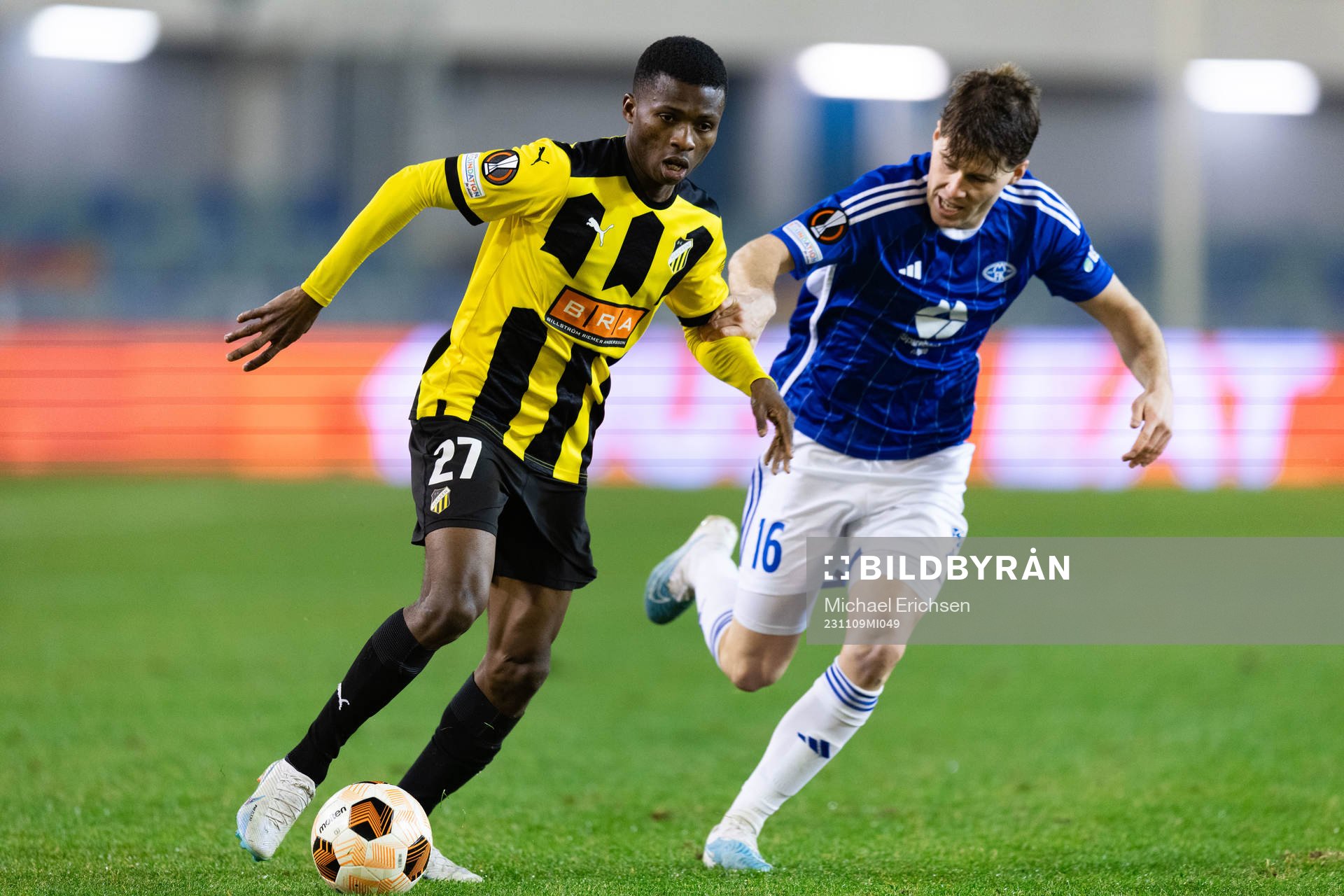 Akoua Romeo Amane of BK Häcken and Emil Breivik of Molde