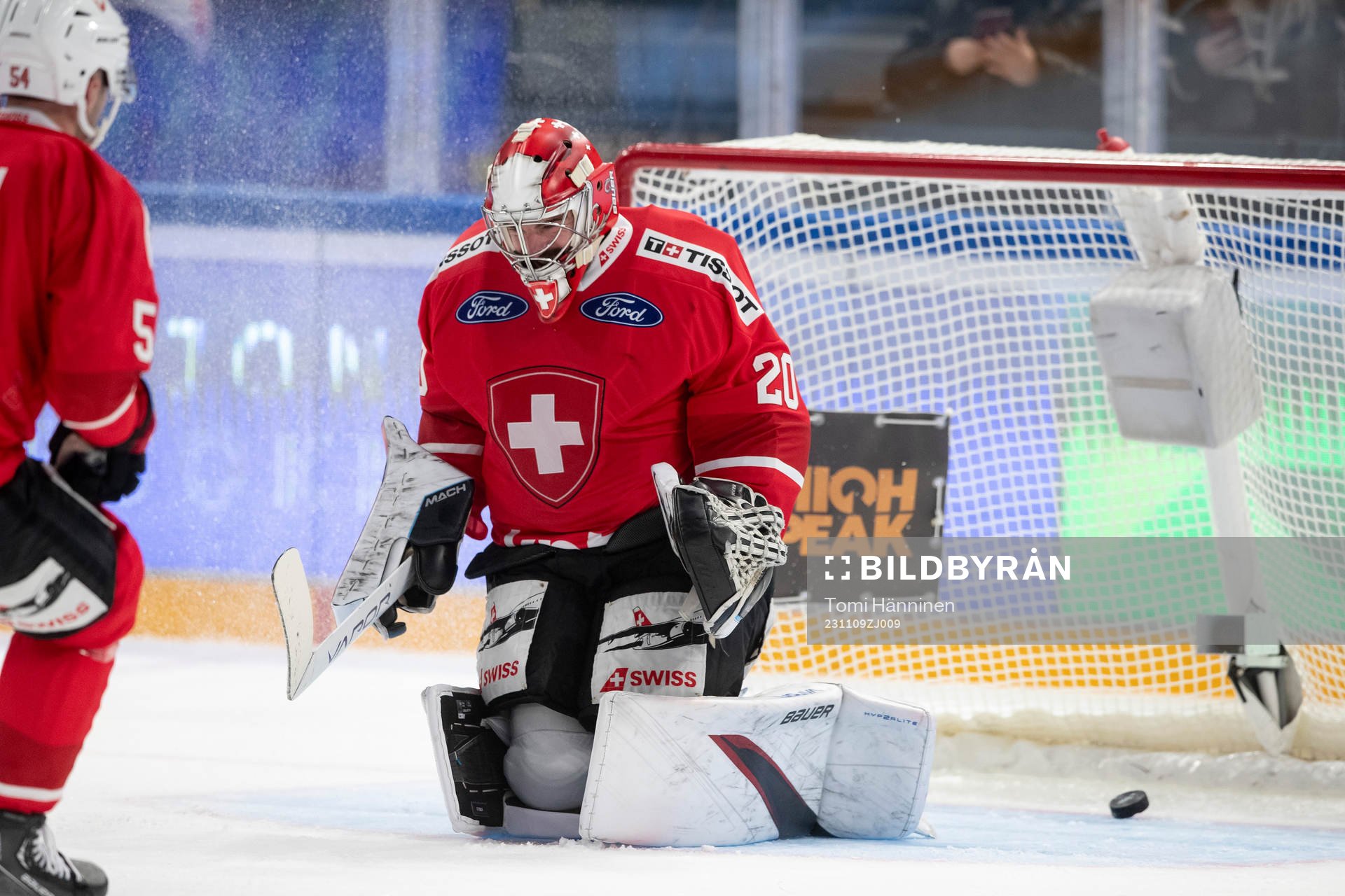 Reto Berra #20, SUI, (Antti Suomela #74, FIN score 2-0)