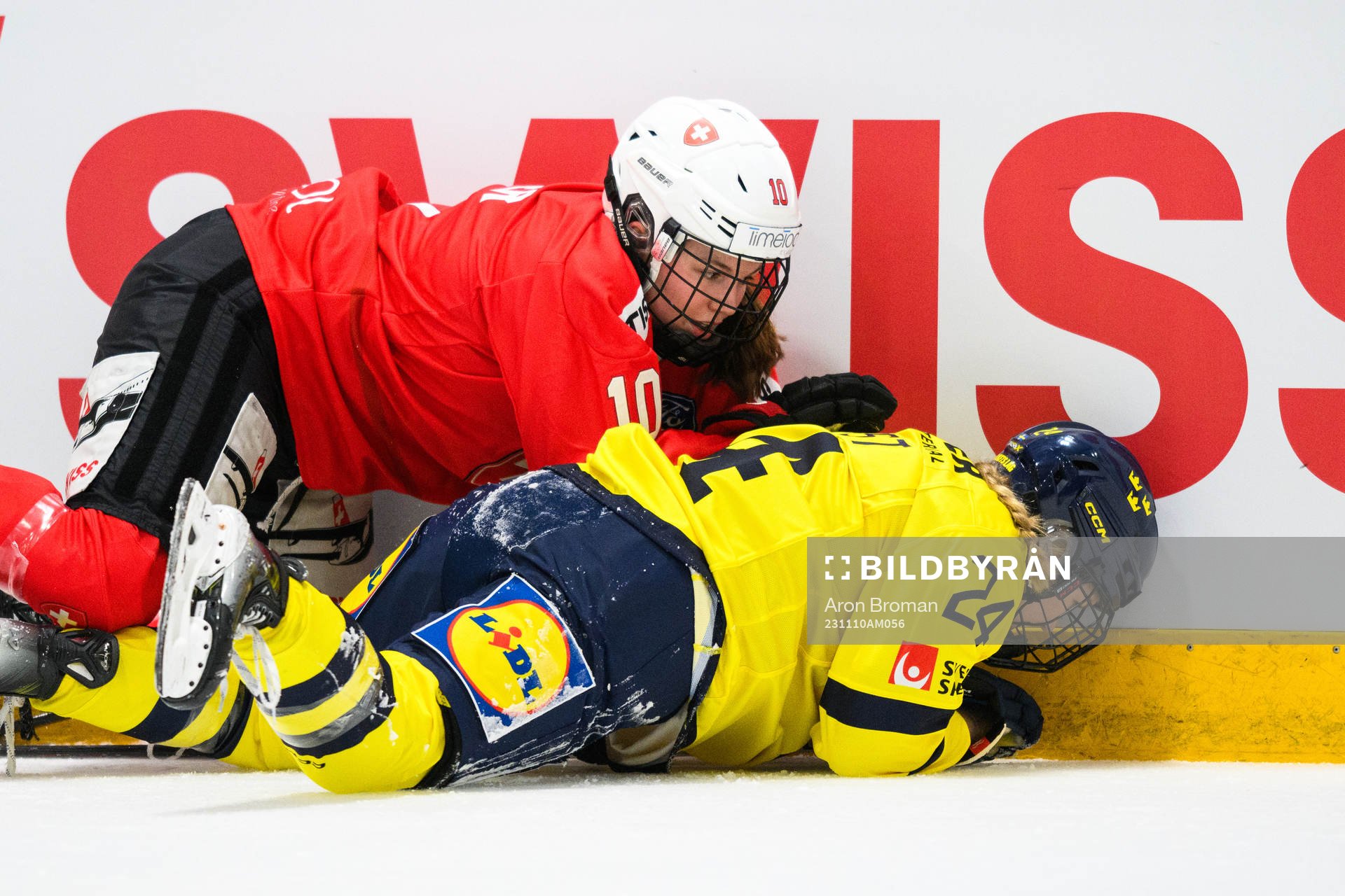 Janine Hauser of Switzerland and Ebba Hedqvist of Sweden