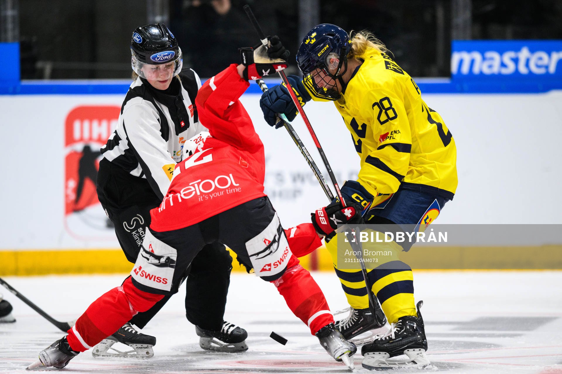 Sinja Leemann of Switzerland and Jenny Antonsson of Sweden